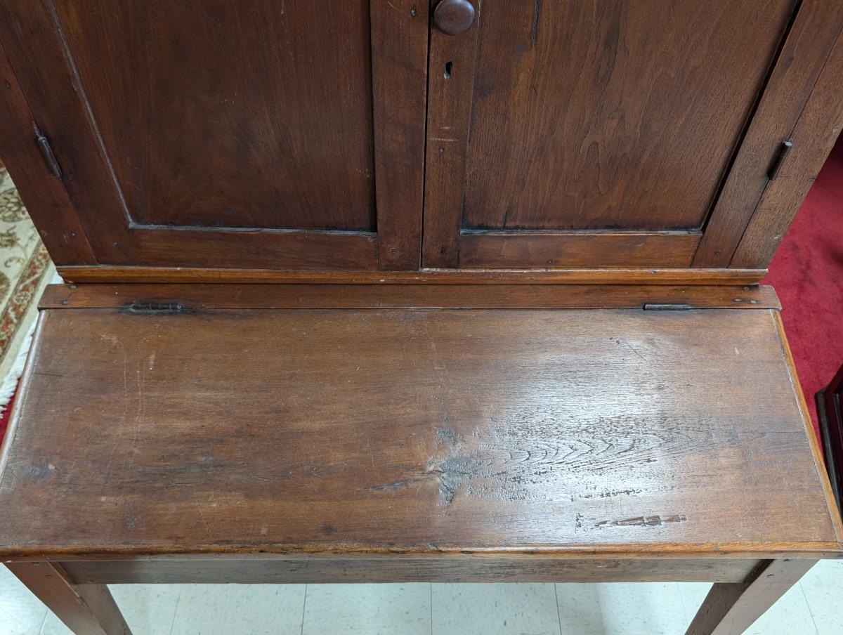 Escritorio antiguo de correos, nogal macizo en Bueno Estado en Oakwood, GA