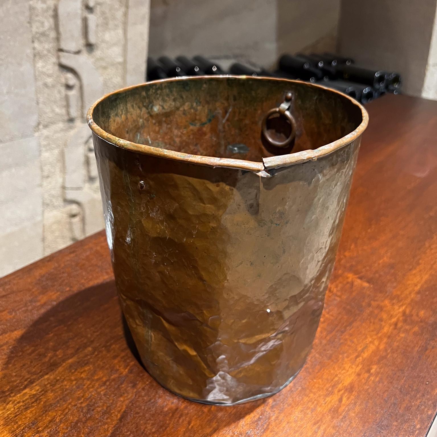 Antique Pot Distressed Bucket Patinated Copper Pail In Distressed Condition For Sale In Chula Vista, CA