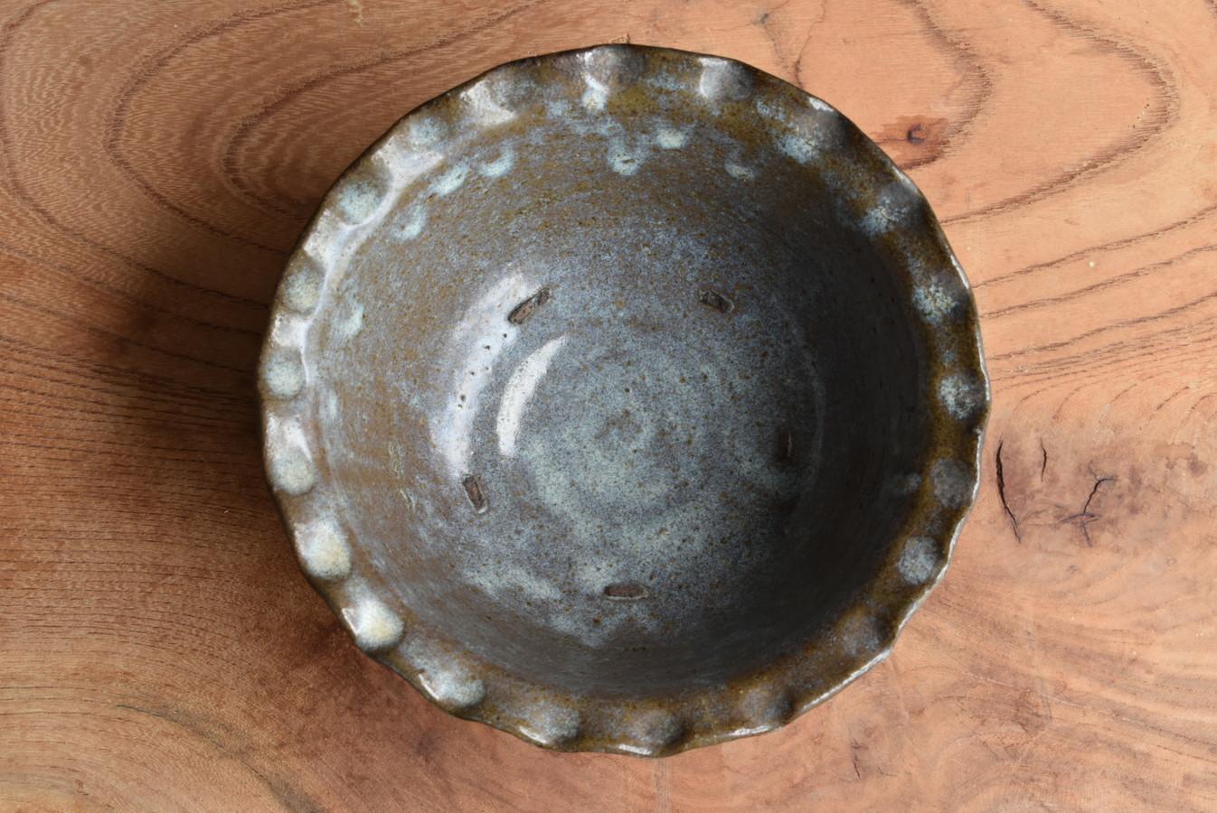Japanese Antique pottery bowl from Kumamoto, Japan / Shodai ware / Edo / 18-19 thcentury For Sale