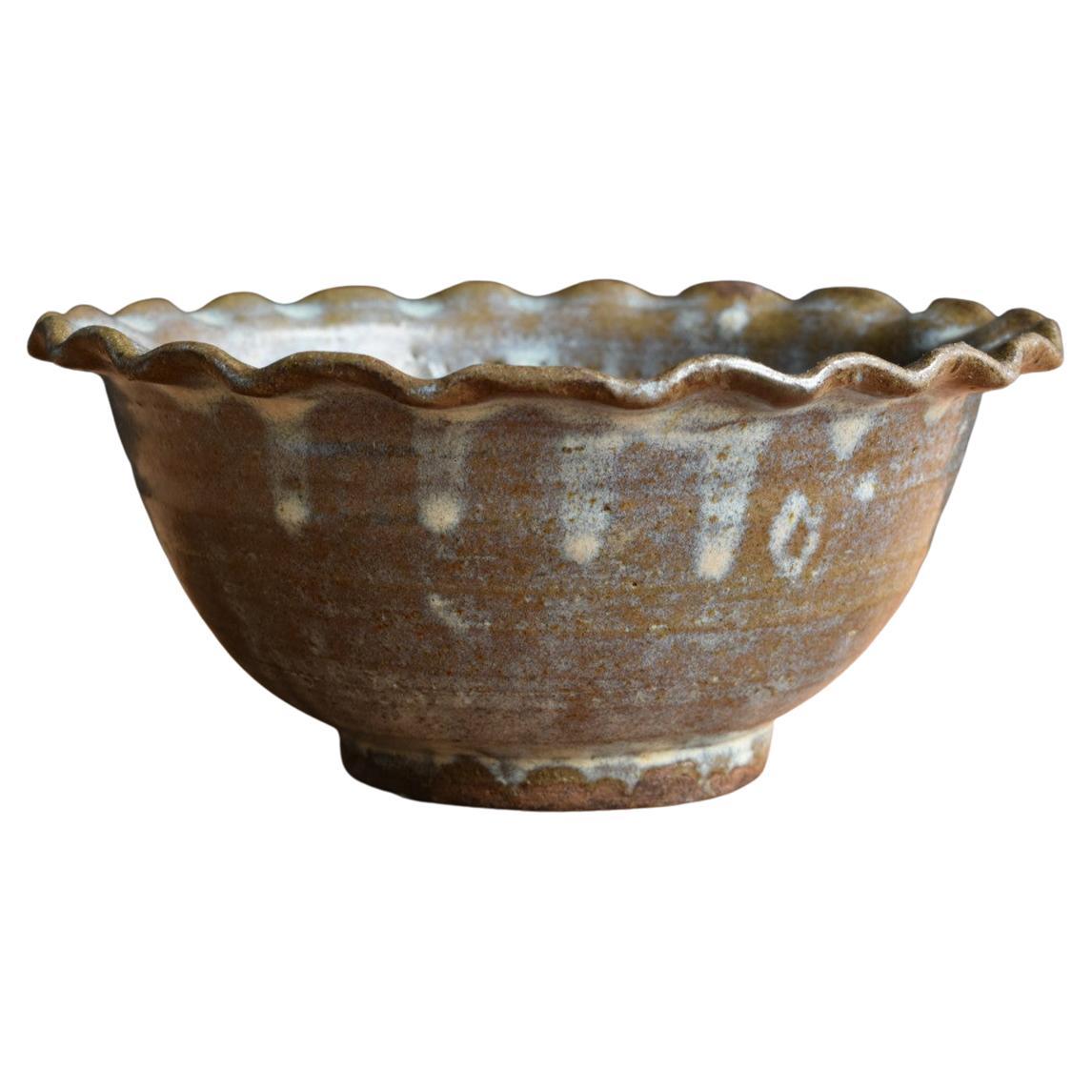 Antique pottery bowl from Kumamoto, Japan / Shodai ware / Edo / 18-19 thcentury For Sale