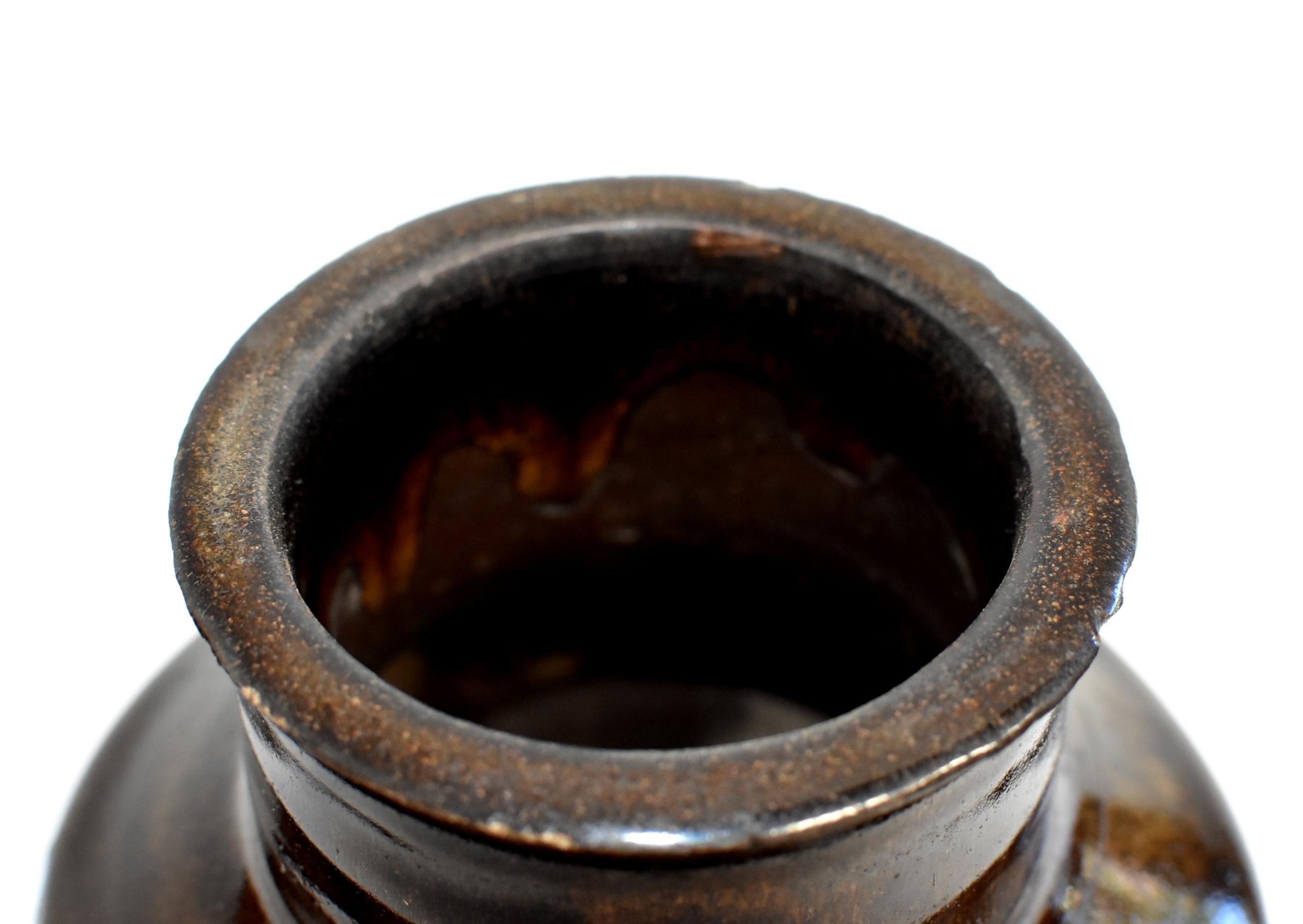 Pot de poterie ancien, à glaçure dorée Bon état - En vente à Somis, CA