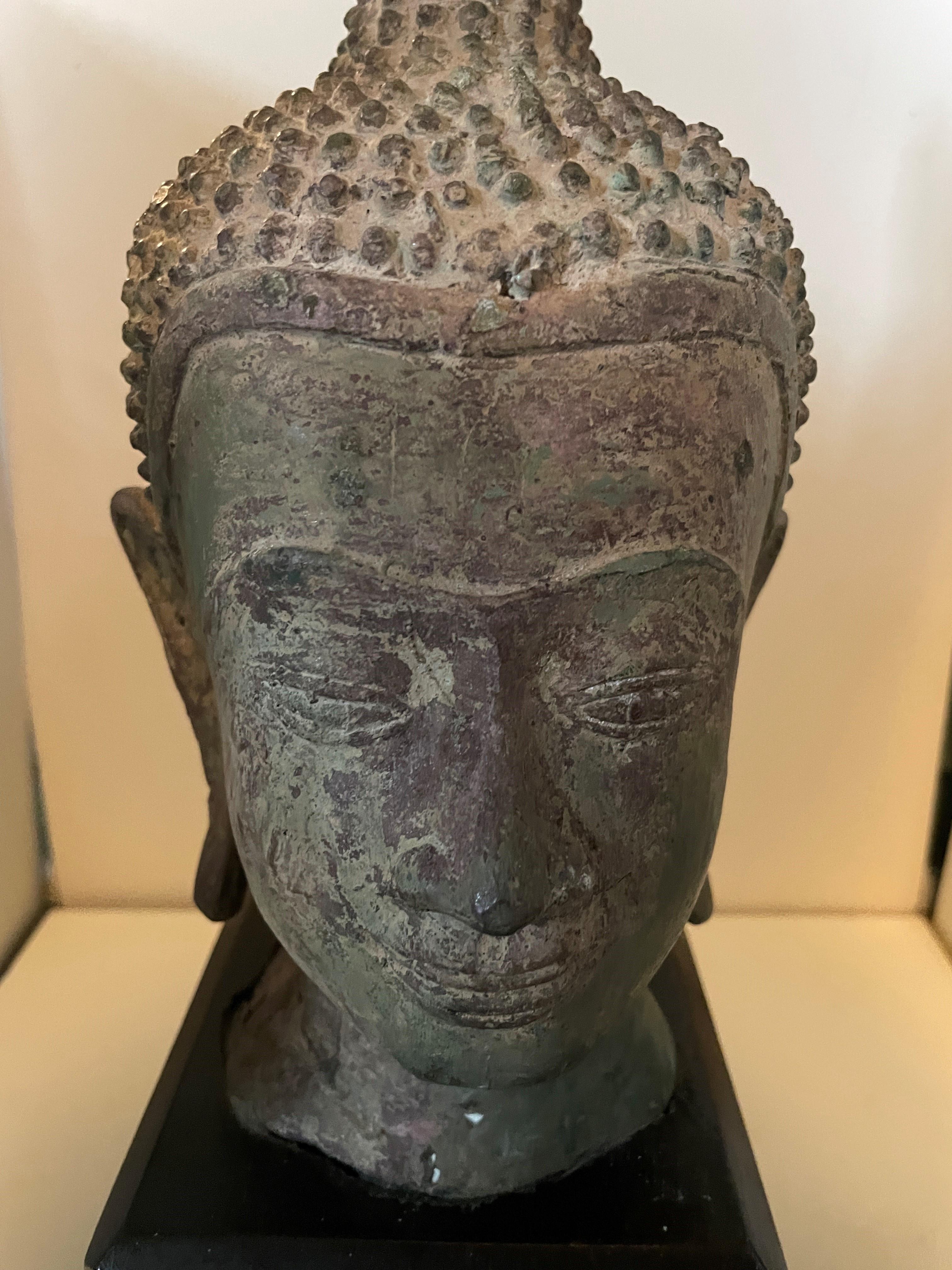 Antikes Keramikmodell eines Buddha-Kopfs aus Keramik (20. Jahrhundert) im Angebot