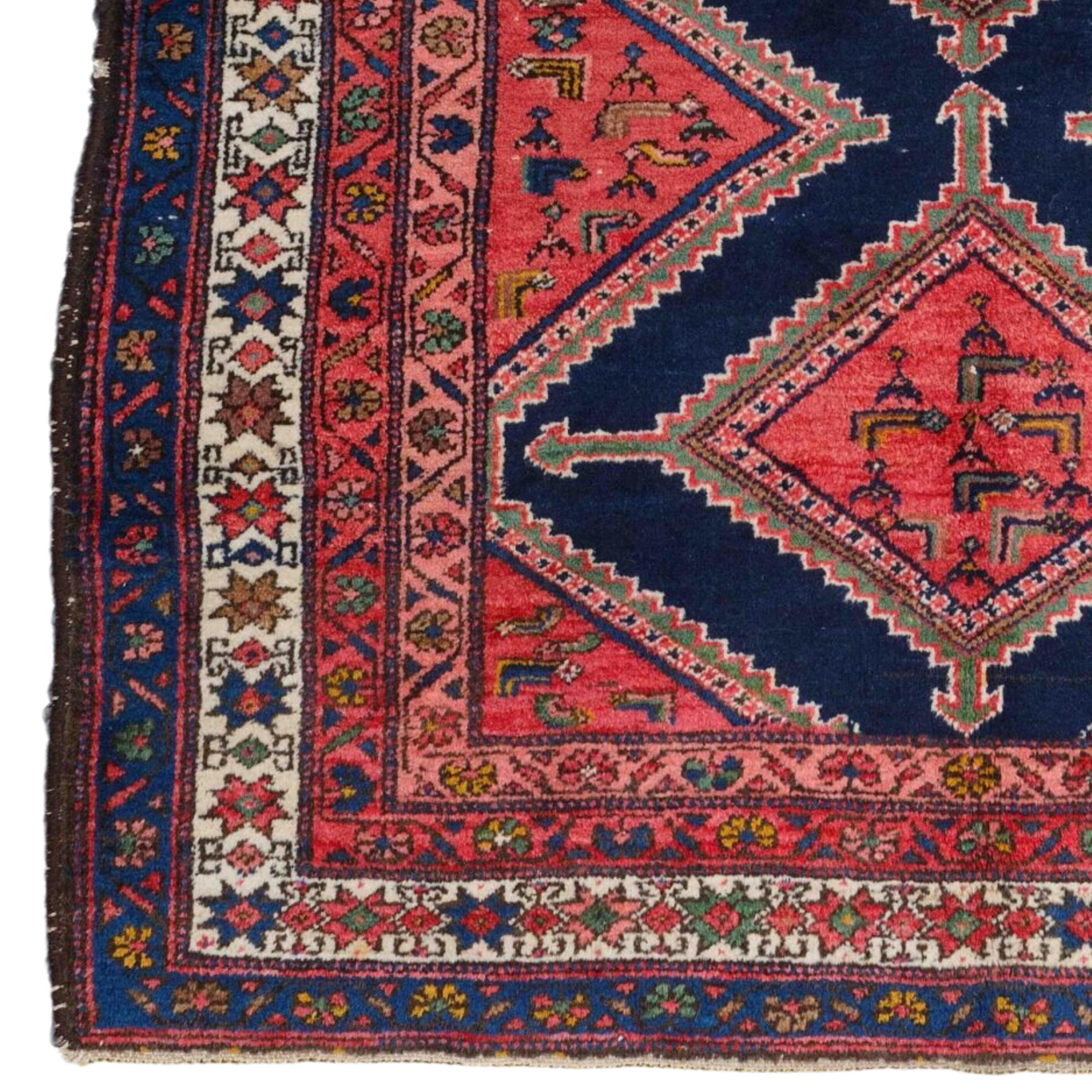 Antique Malayer Rug 136x210 cm (4,46x6,88 ft) 20th Century Malayer Rug in Good Condition

Malayer is a city located in the west of the Middle East, known for its rich historical significance and ancient rug-making traditions. The city, which has a