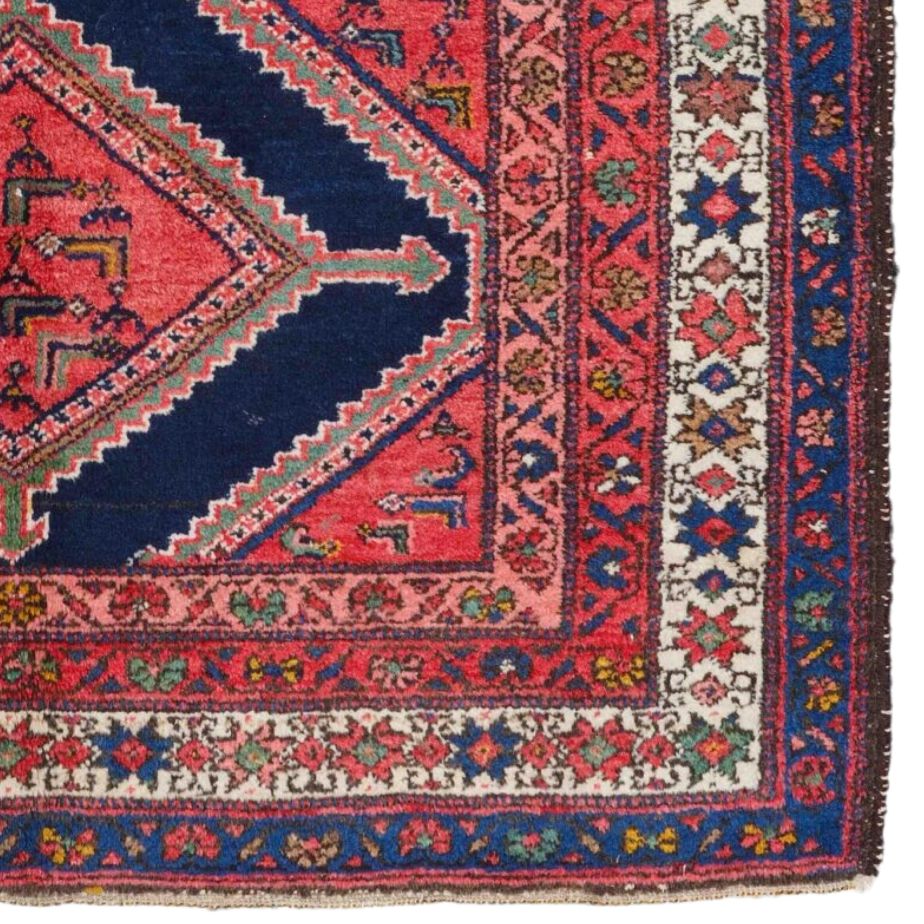 Azerbaijani Antique Rug - 20th Century Rug in Good Condition For Sale