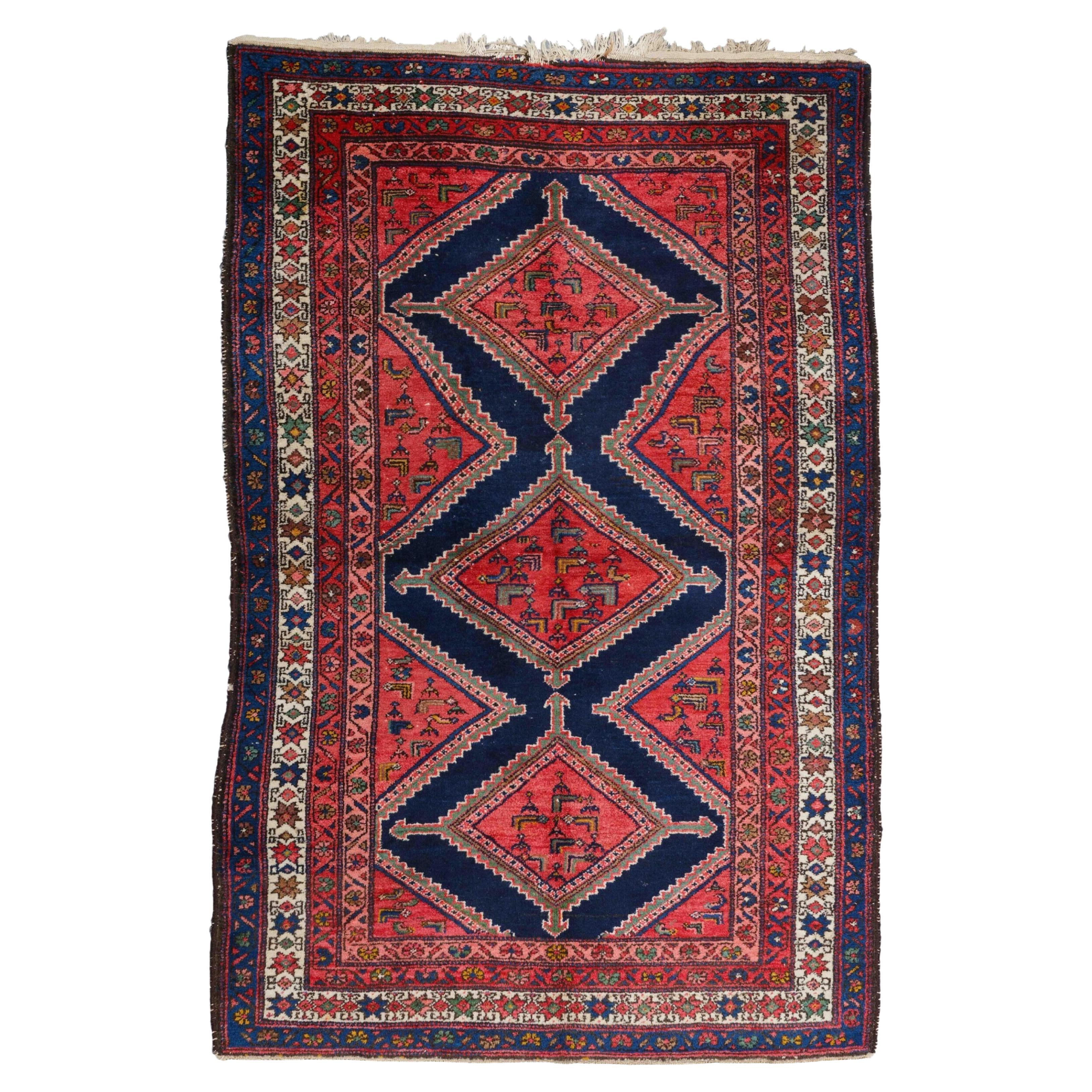 Antique Rug - 20th Century Rug in Good Condition For Sale