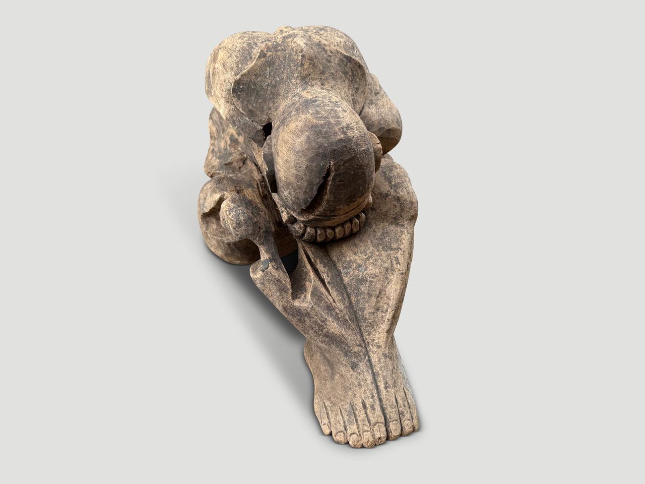 Bouddha de prière antique Bon état - En vente à New York, NY