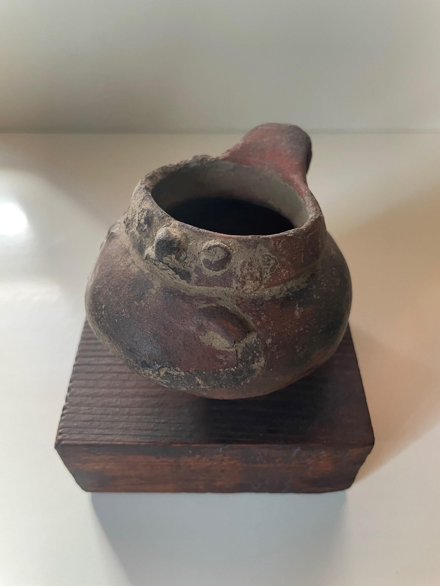 Artefacts antiques Pre-Columbian montés en forme d'oiseau en vente 2