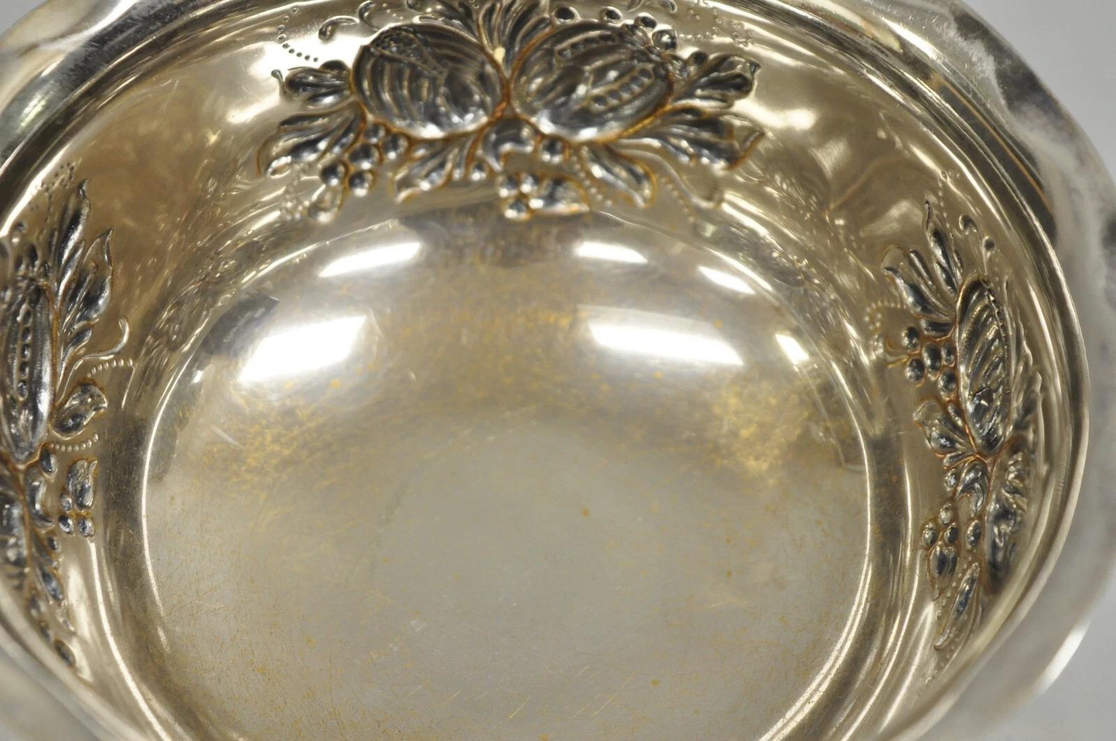 Placcato argento Antico piatto Primans Sweden placcato in argento Repousse Nut Candy Small Dishl in vendita