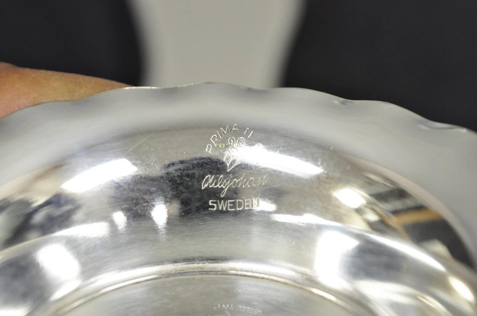 Antico piatto Primans Sweden placcato in argento Repousse Nut Candy Small Dishl in vendita 1