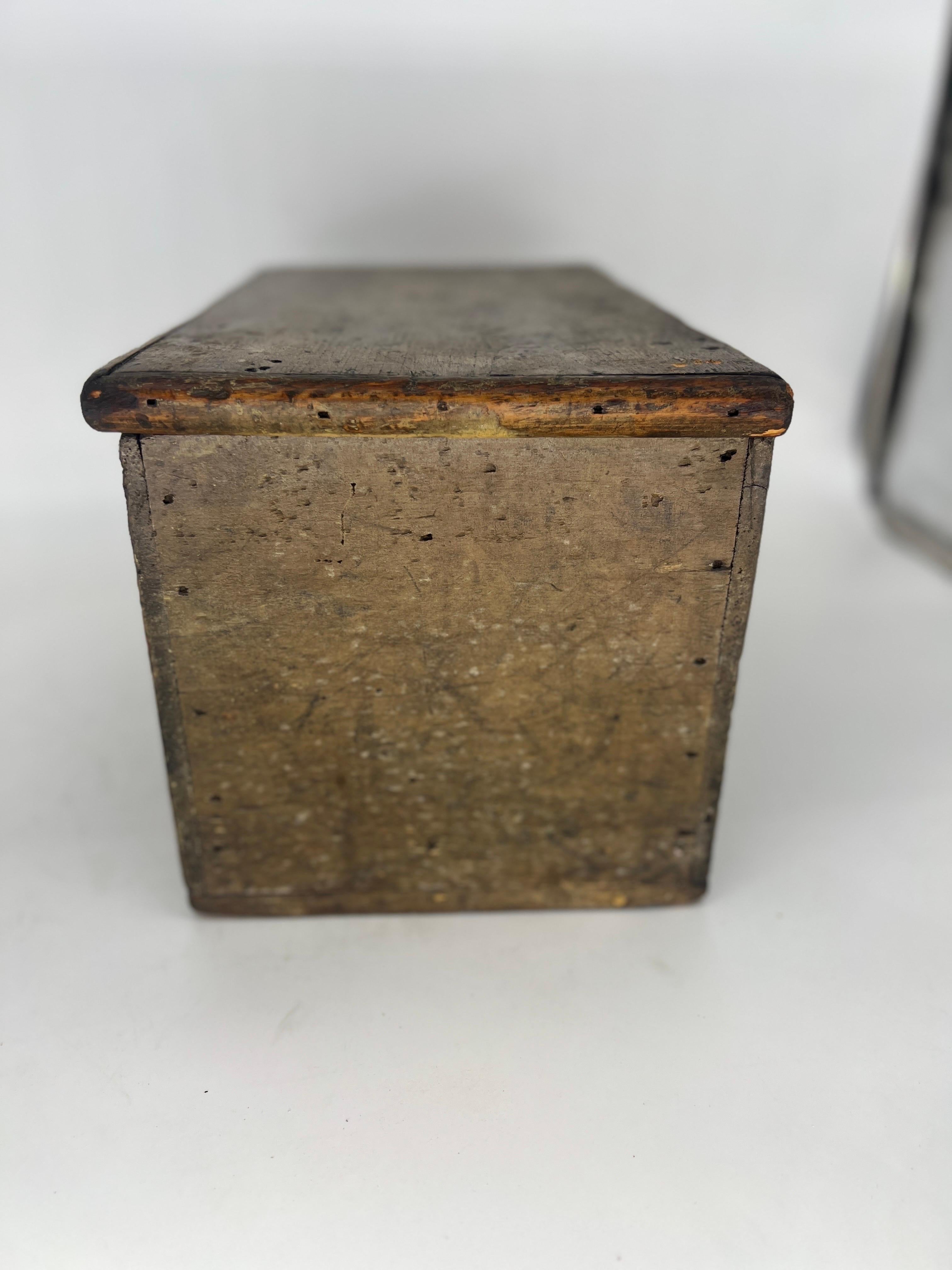 Antique Primitive American Paint Decorated Tool or Document Storage Box For Sale 7