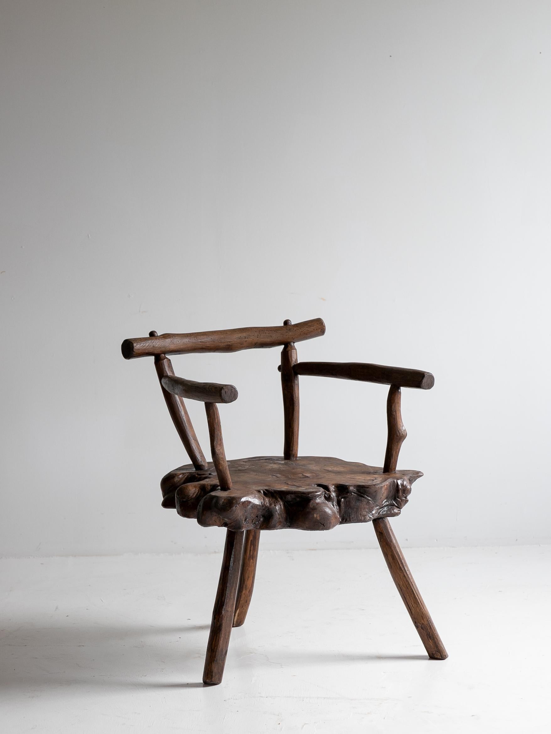 Français Chaise primitive ancienne des années 1900 / Chaise d'appoint Wabi Sabi en vente