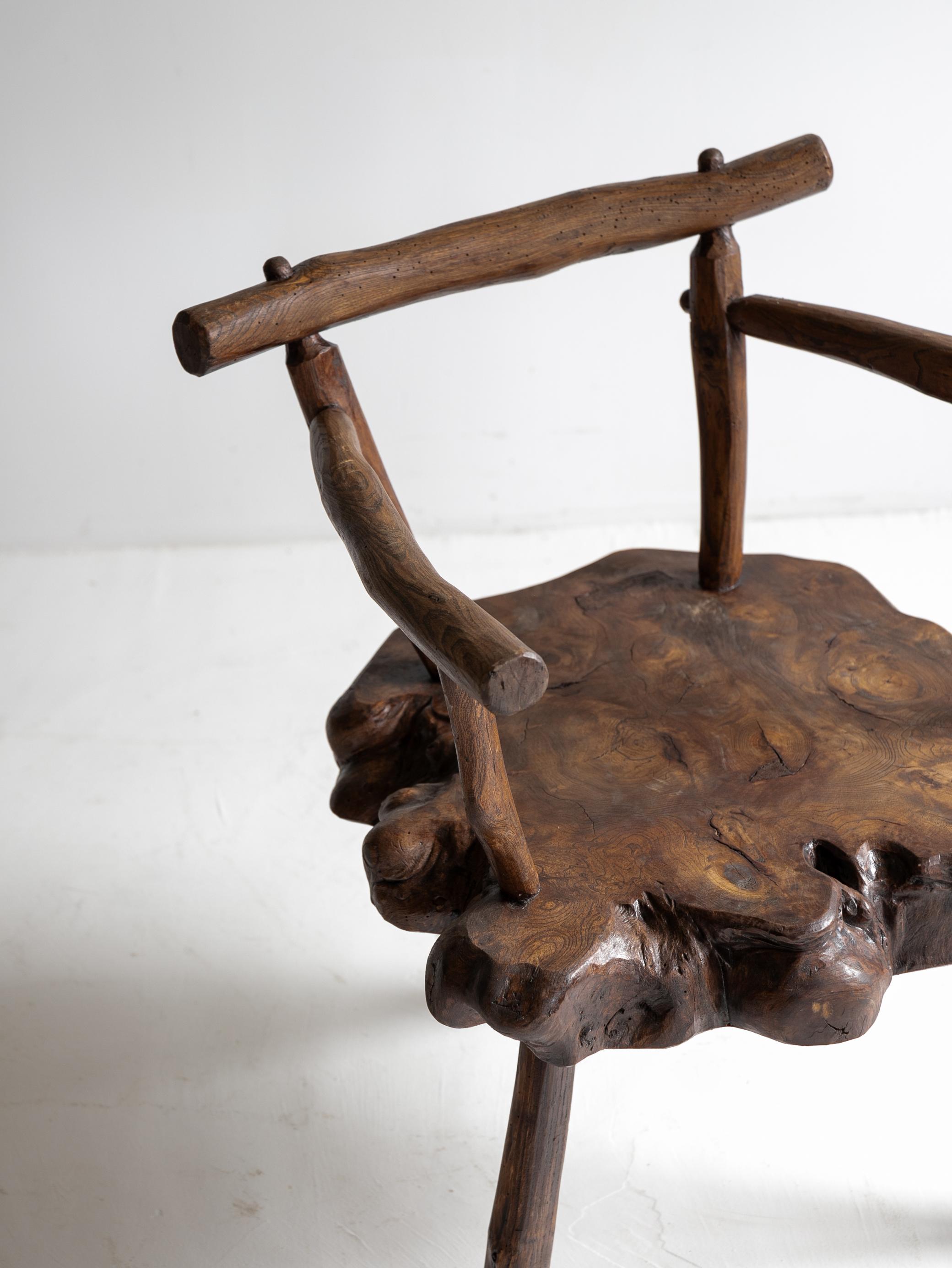 20ième siècle Chaise primitive ancienne des années 1900 / Chaise d'appoint Wabi Sabi en vente
