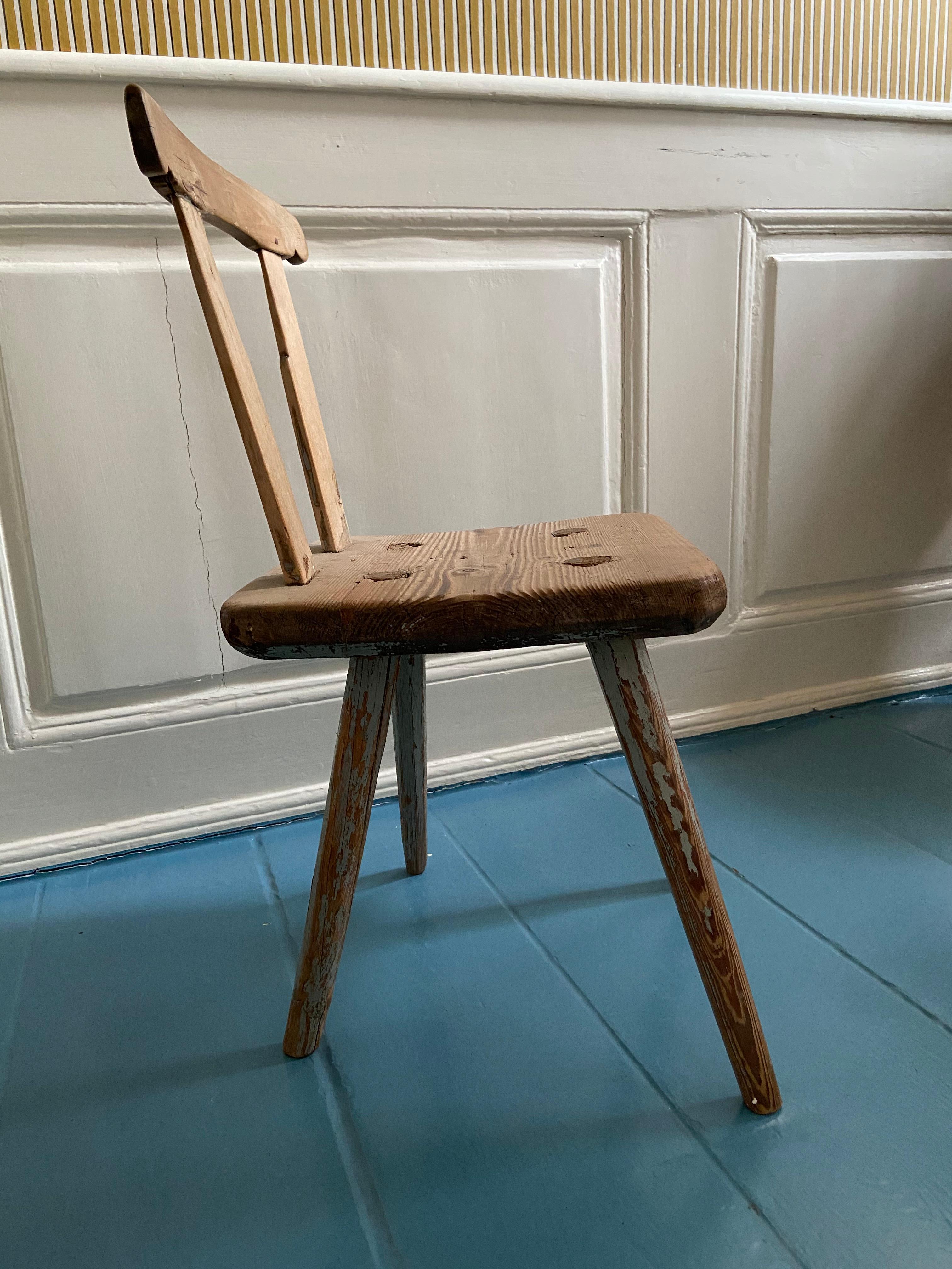 Antique Primitive Children's Chair in Wood from Dalarna, Sweden, 1820's In Good Condition In Copenhagen K, DK