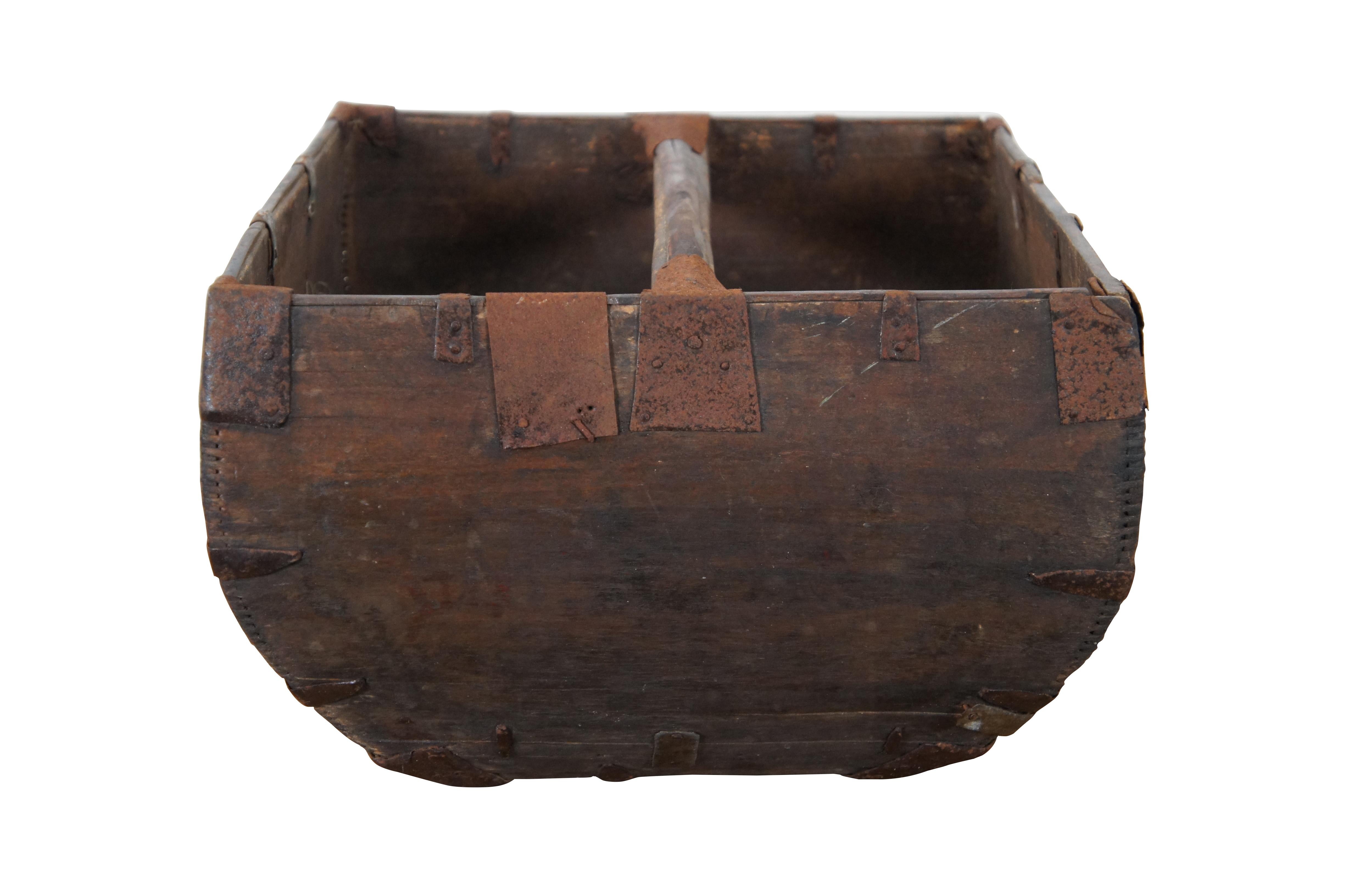 Antique wood and iron Chinese rice / grain harvesting basket / bucket with fixed center handle. Size: 14