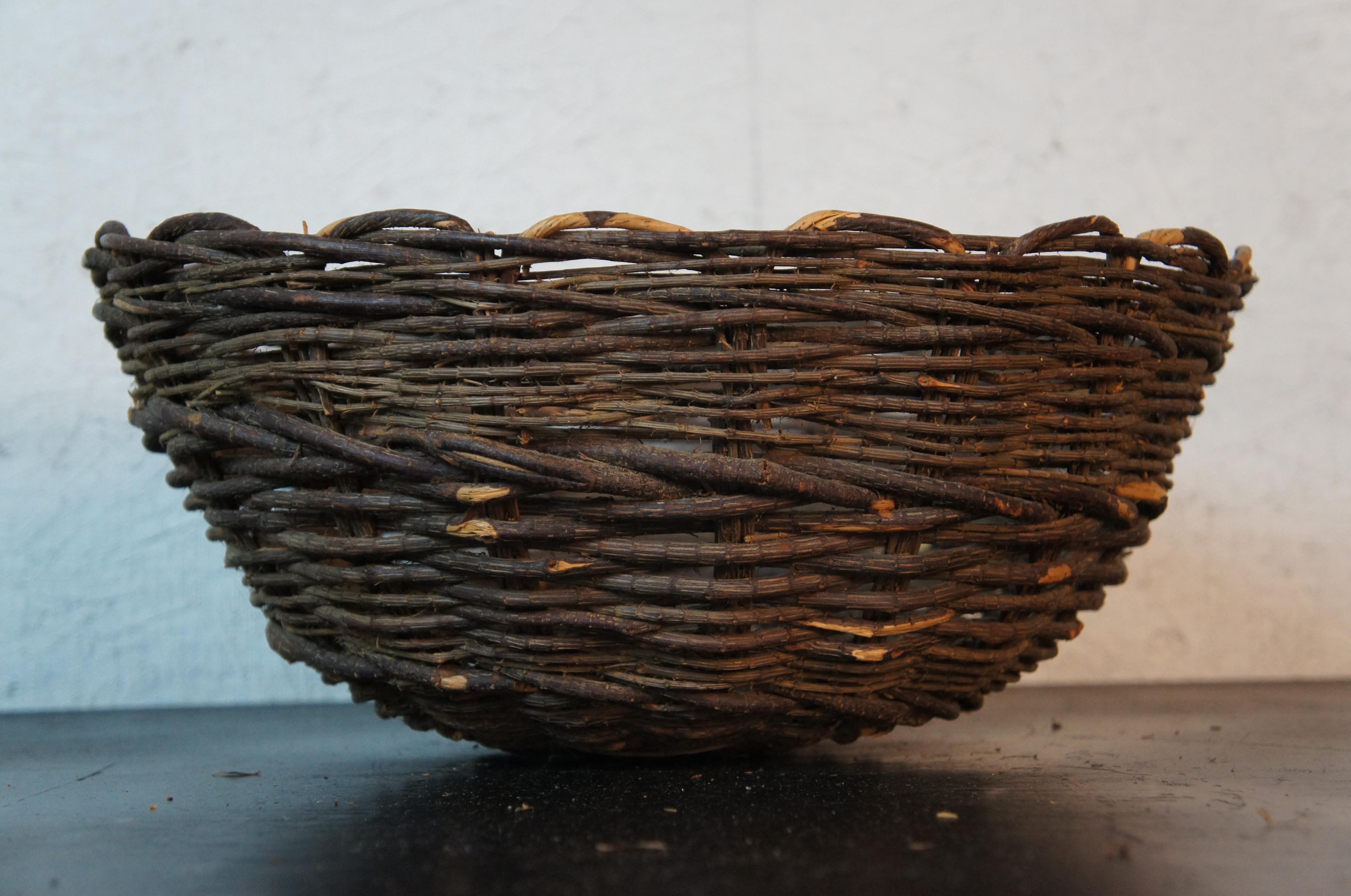 Antique Hand Made Woven Scalloped Willow Reed Basket Centerpiece 2