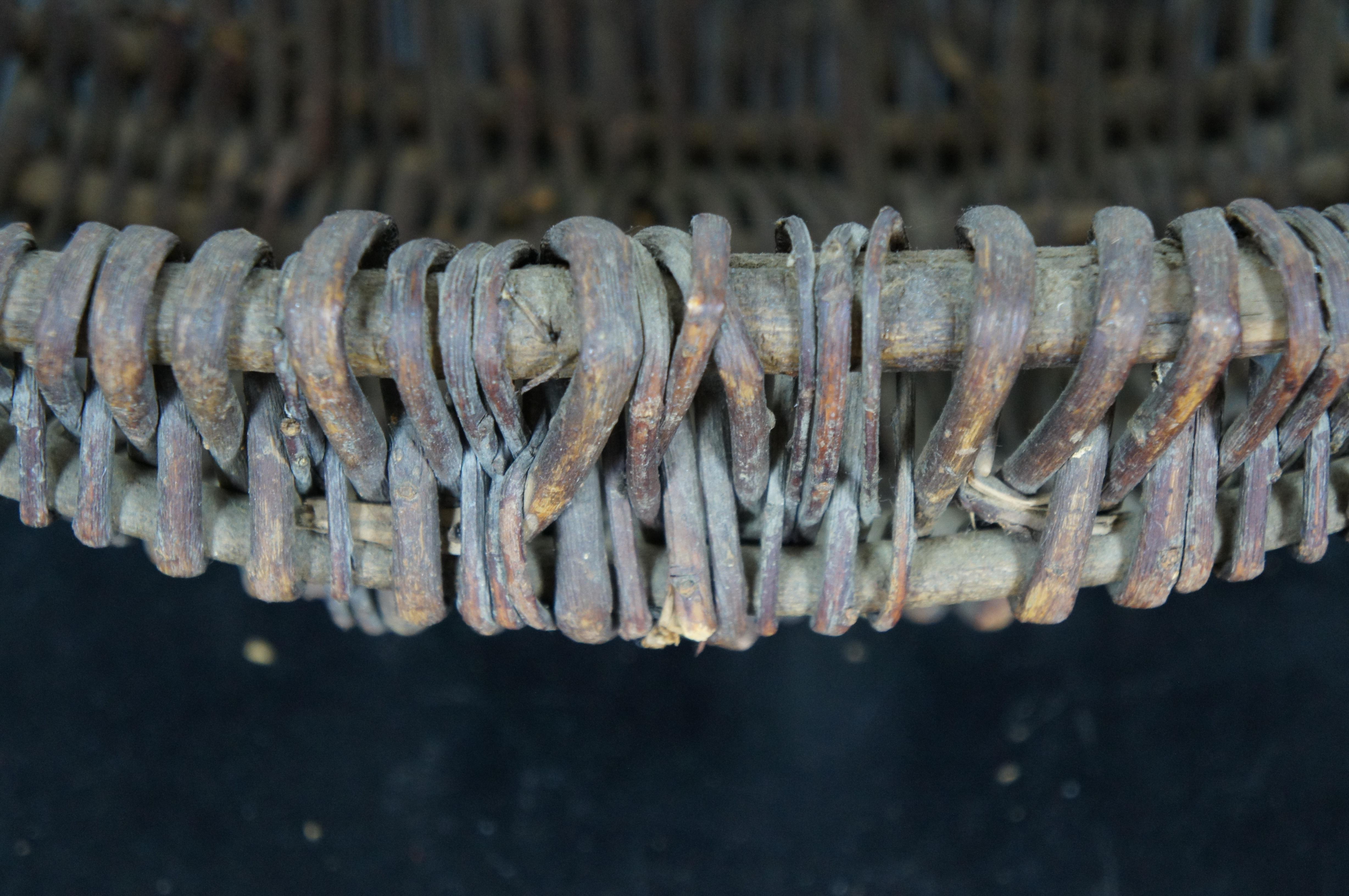 Antique Primitive Handwoven Scalloped Willow Reed Gathering Basket Farmhouse 6