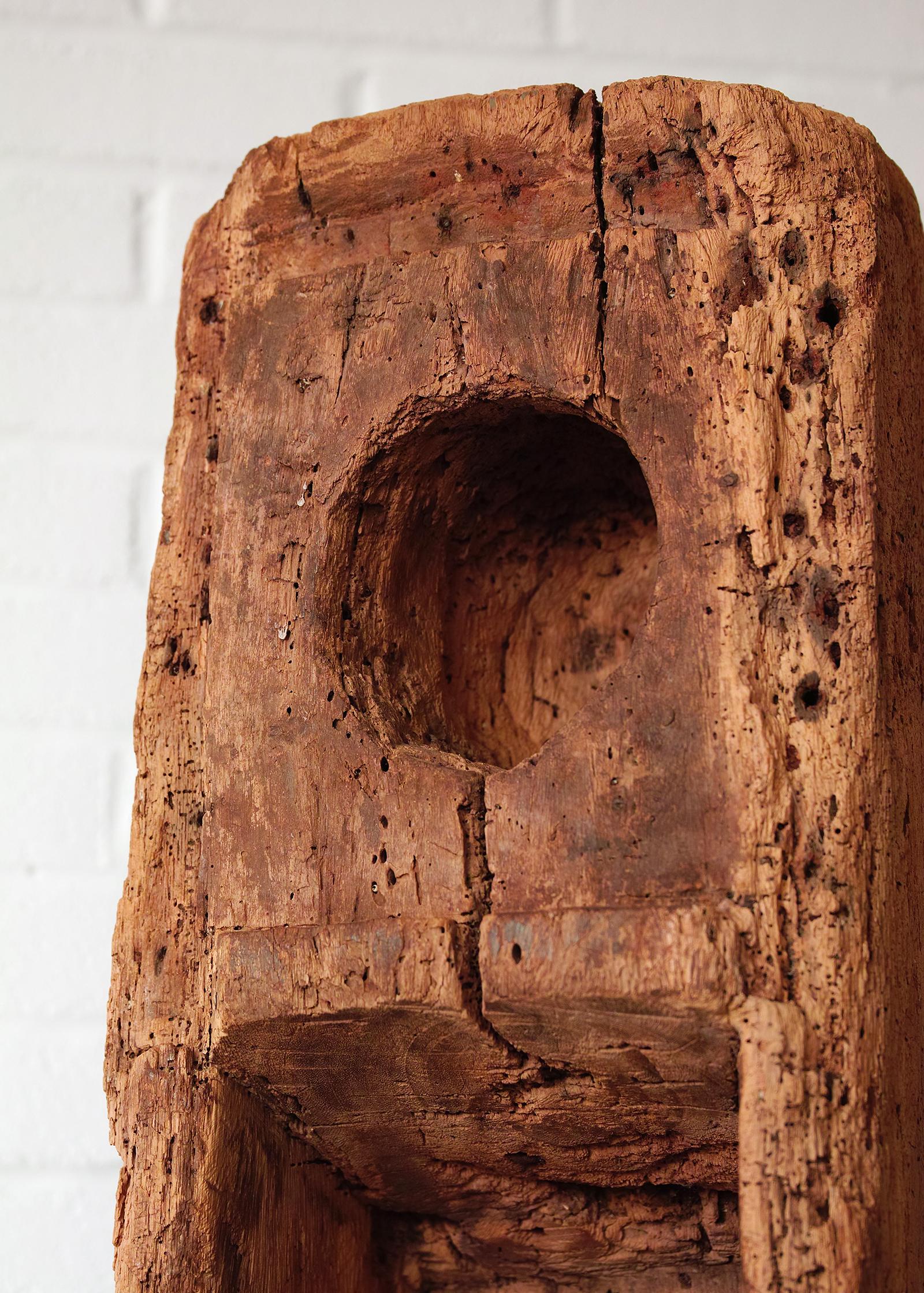 Antike primitive Indonesische Lesung-Mortar-Skulptur aus Indonesien (Primitiv) im Angebot