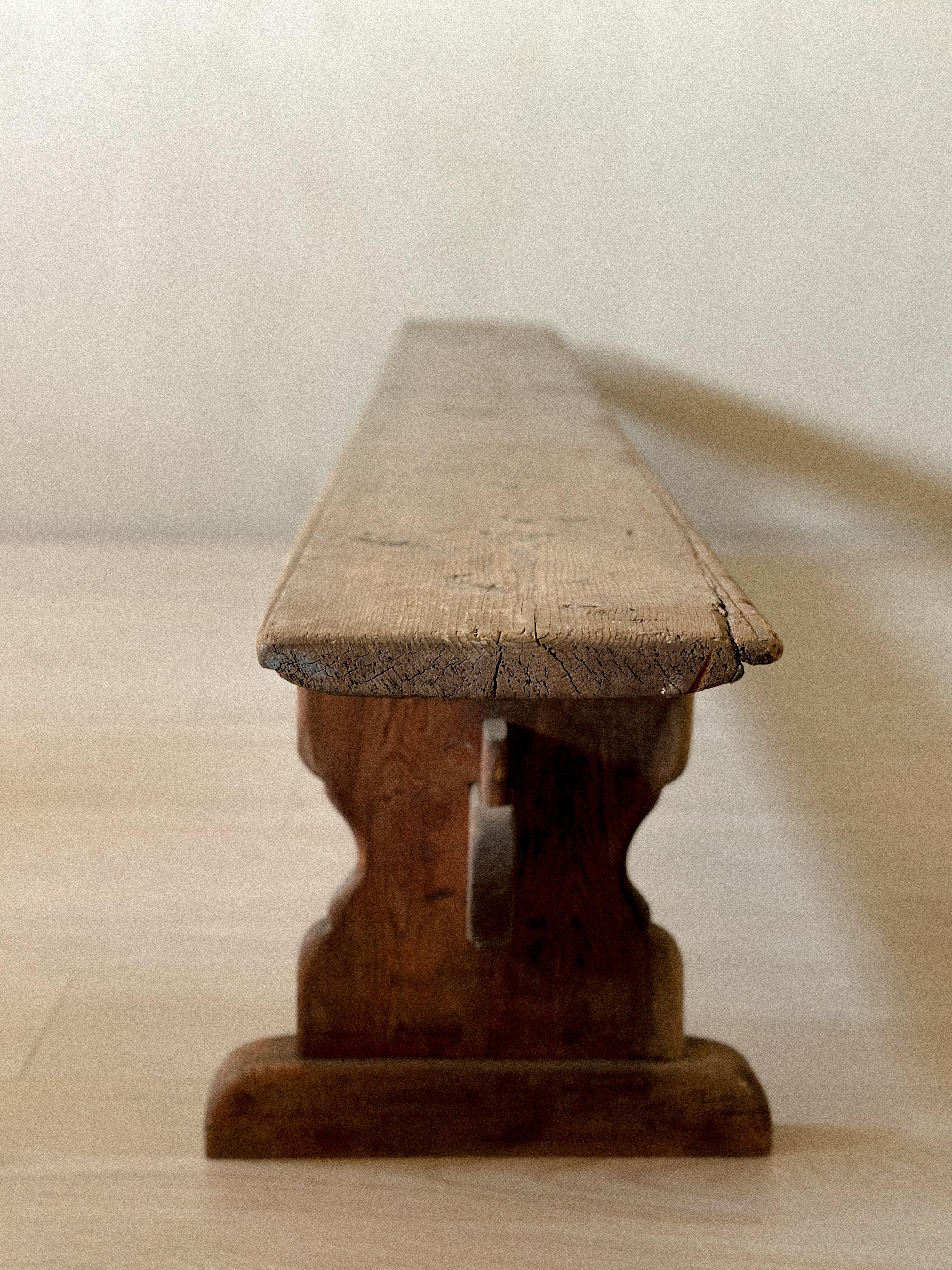 Banc long primitif ancien en pin, Scandinavie, années 1800 en vente 4