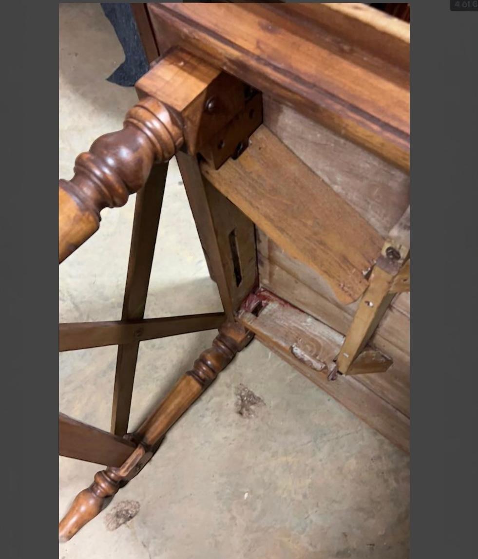 Antiker primitiver Bauern-/Esstisch oder Schreibtisch aus Ahornholz im Campaign-Stil (20. Jahrhundert) im Angebot