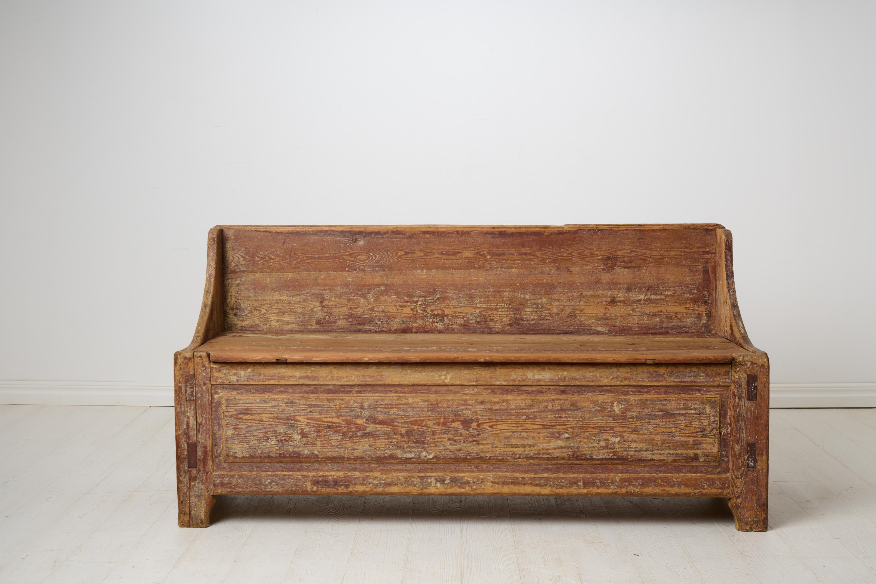 Antike primitive nordschwedische rustikale Volkskunst Bank oder Sofa (Schwedisch) im Angebot