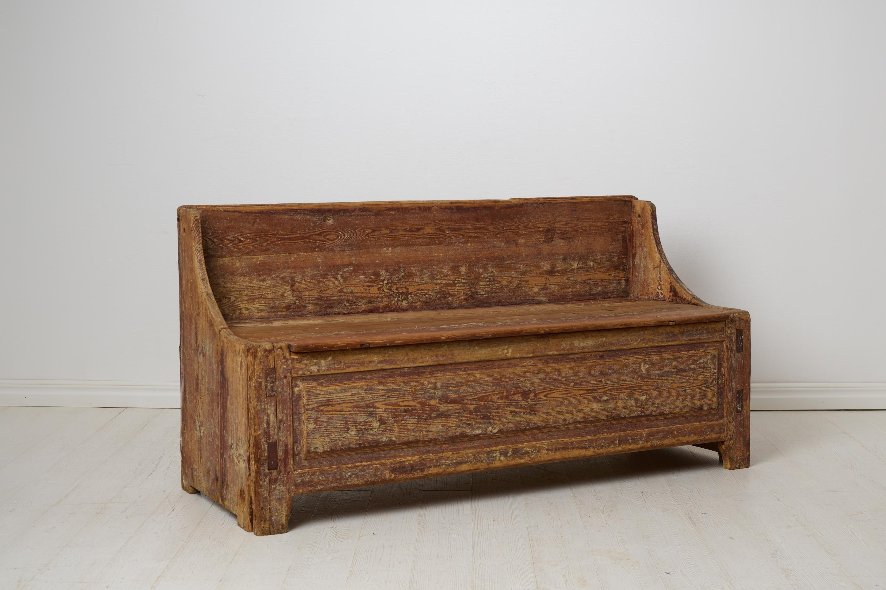 Antike primitive nordschwedische rustikale Volkskunst Bank oder Sofa (Handgefertigt) im Angebot