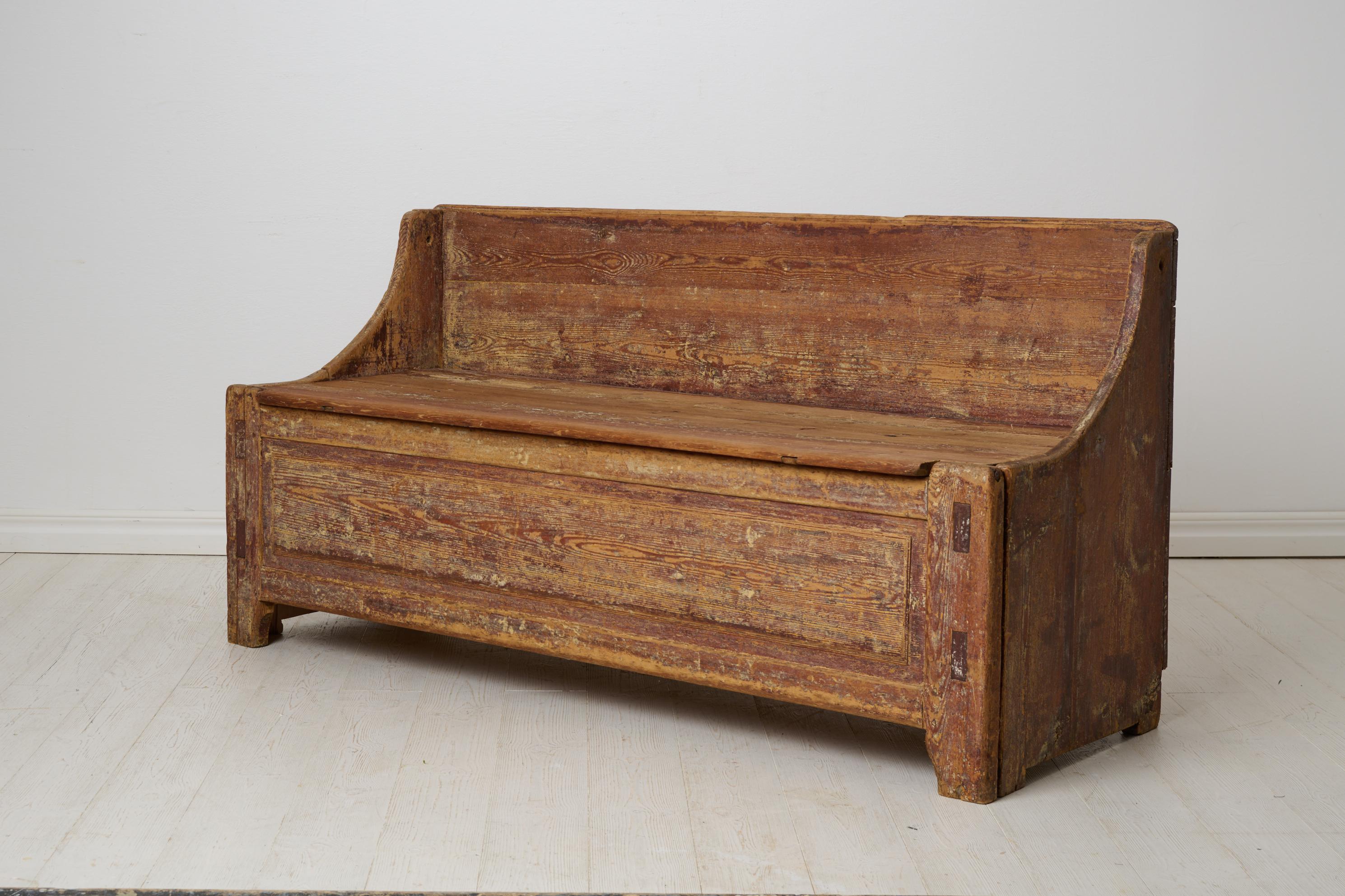 Antike primitive nordschwedische rustikale Volkskunst Bank oder Sofa im Zustand „Gut“ im Angebot in Kramfors, SE