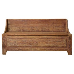 Banc ou canapé primitif ancien d'art populaire rustique suédois du Nord