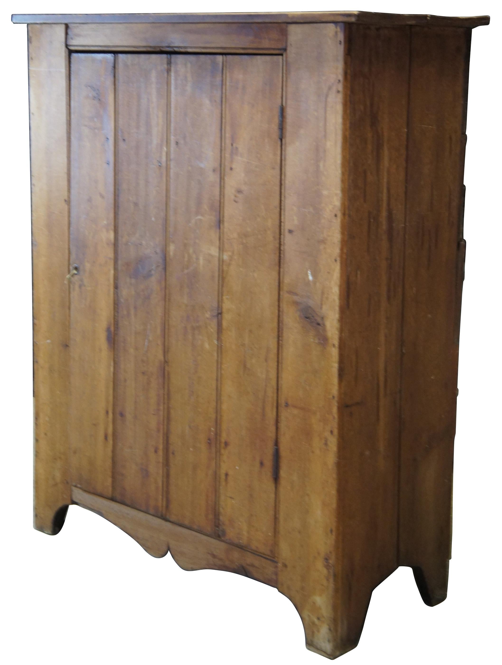 pine jelly cabinet