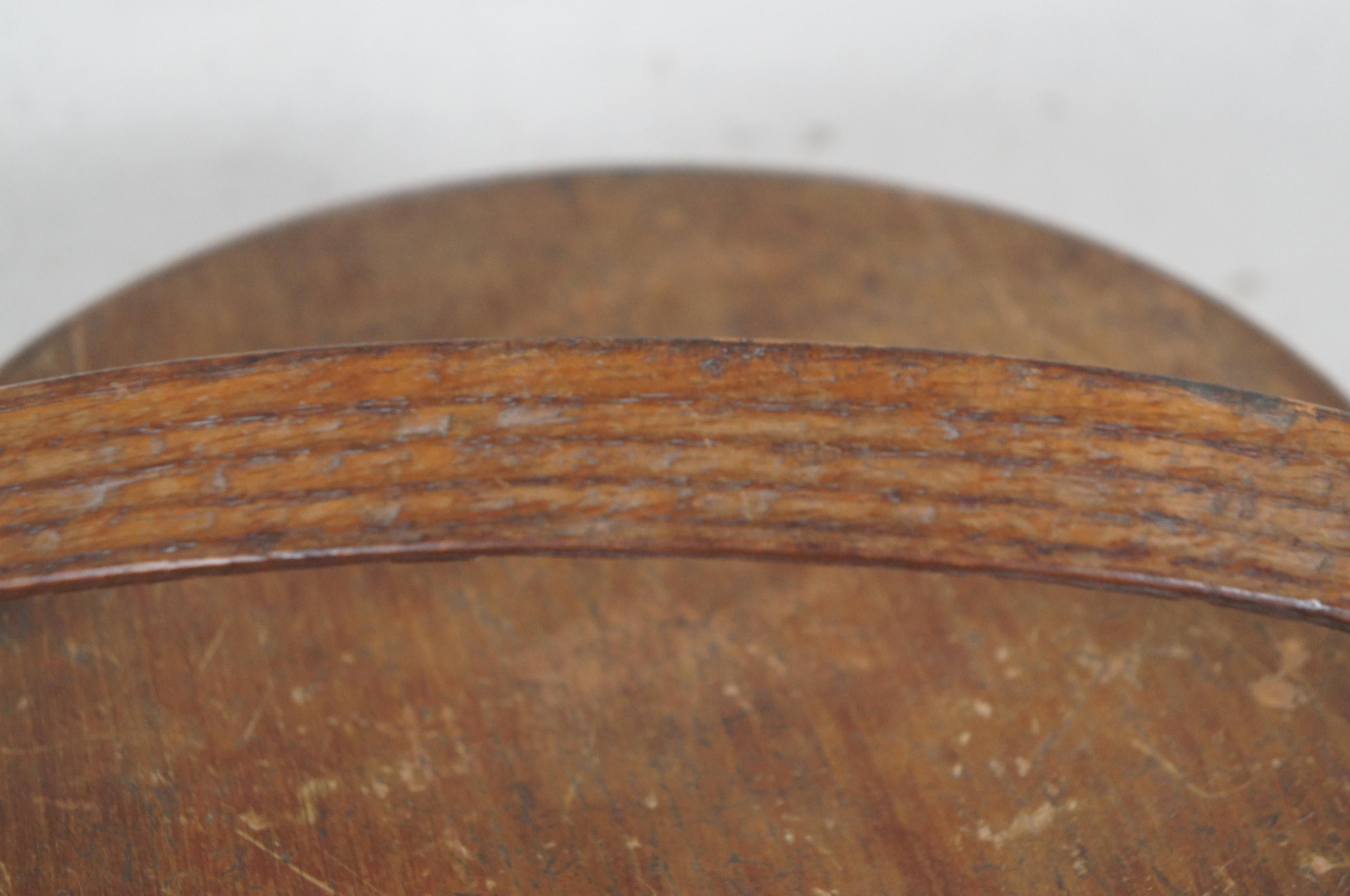 Antiguo cubo de madera curvada de pino con tapa de abeto de granja Cesta con tapa Bail 11