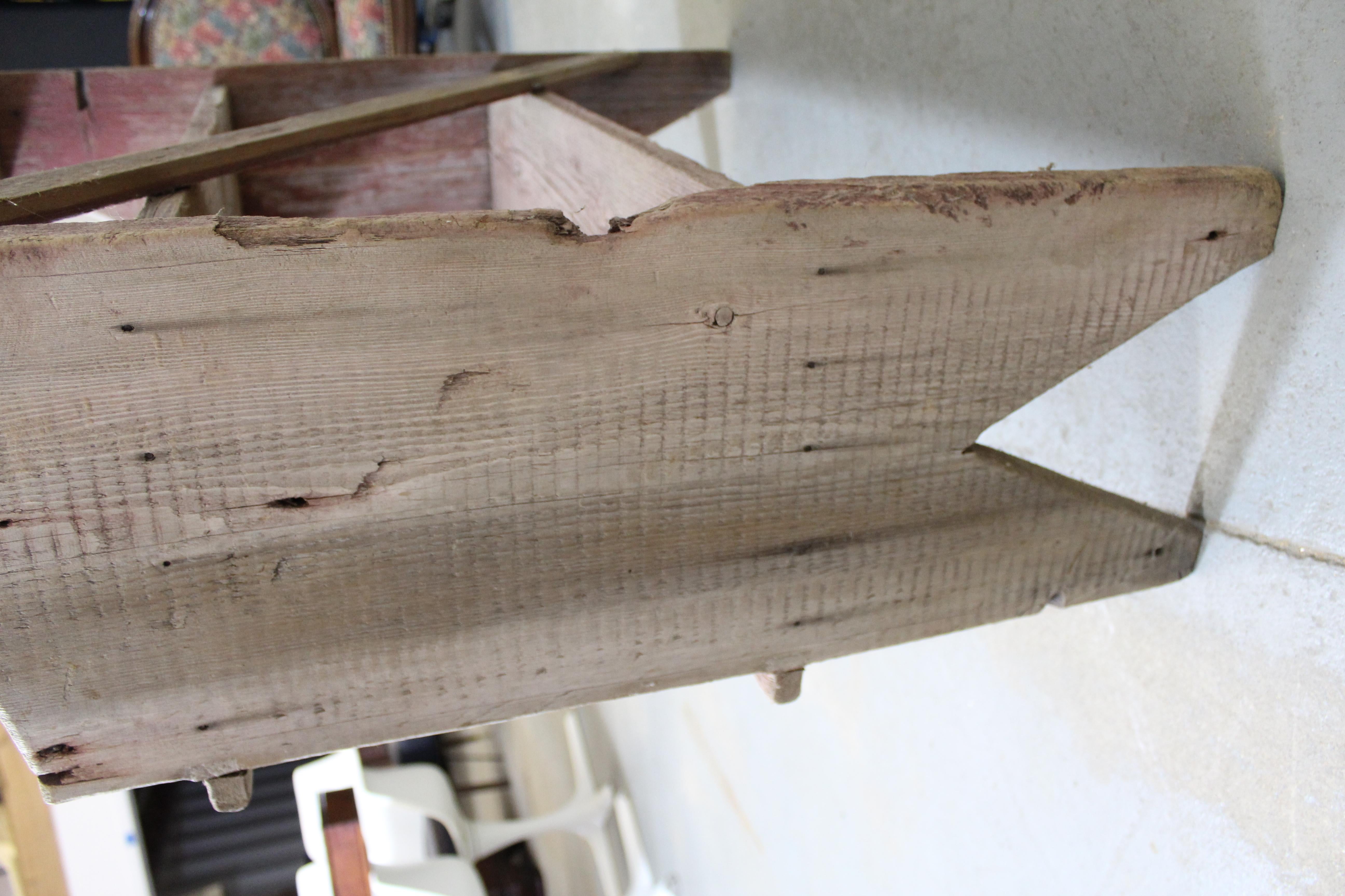 Antique Primitive Potting Bench Book Shelf In Good Condition In Wilmington, DE