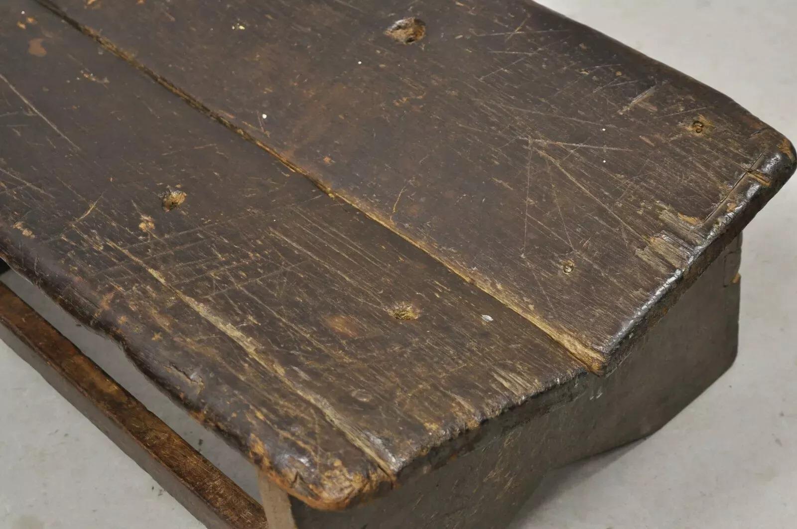 Antike primitive rustikalen Französisch Land solide Planke Holz Fußhocker Hocker Ottoman im Angebot 1