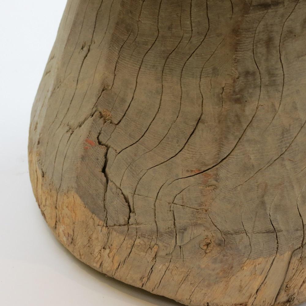 Ancienne et rustique grande table de Mortar en bois africain en vente 3