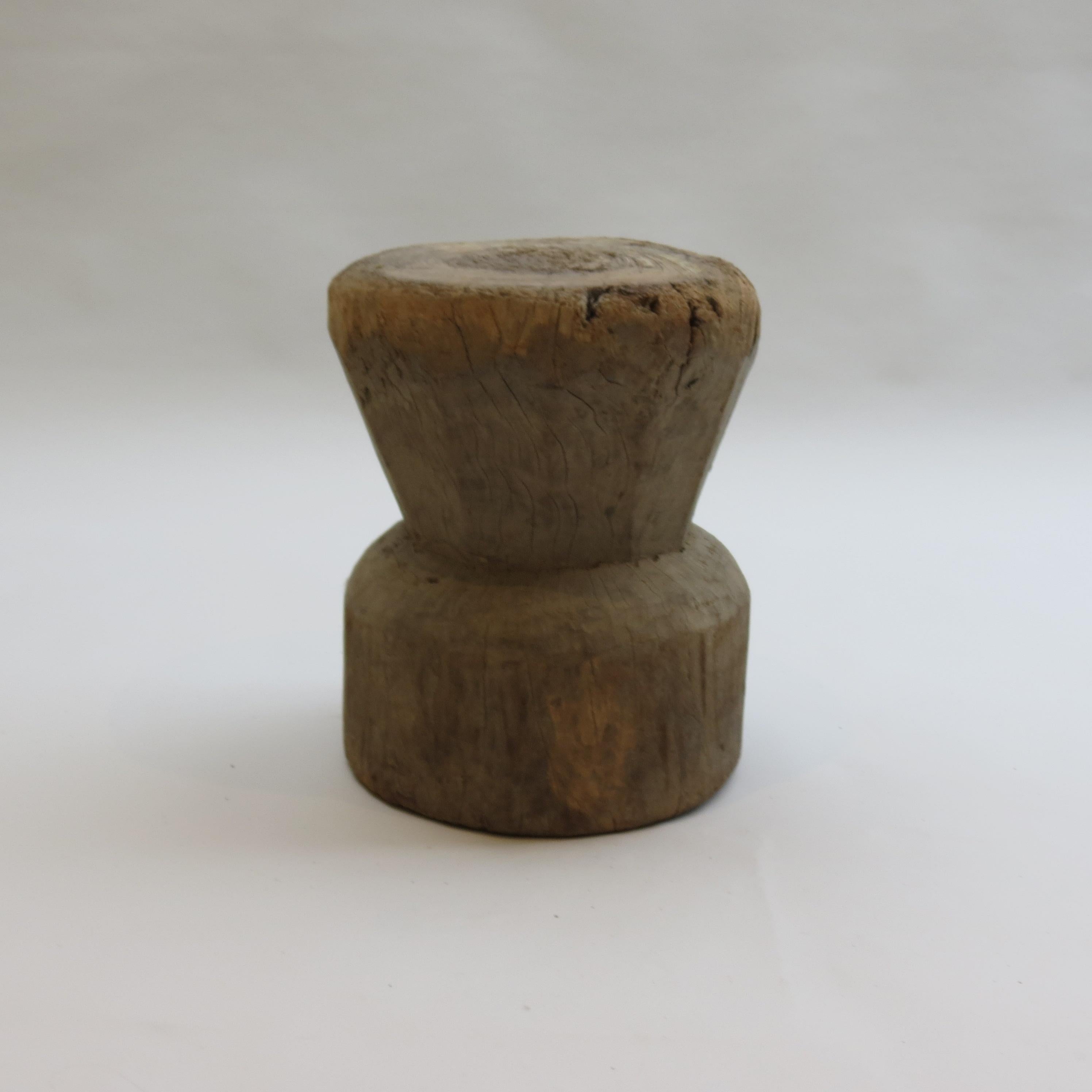 Rustique Ancienne et rustique grande table de Mortar en bois africain en vente