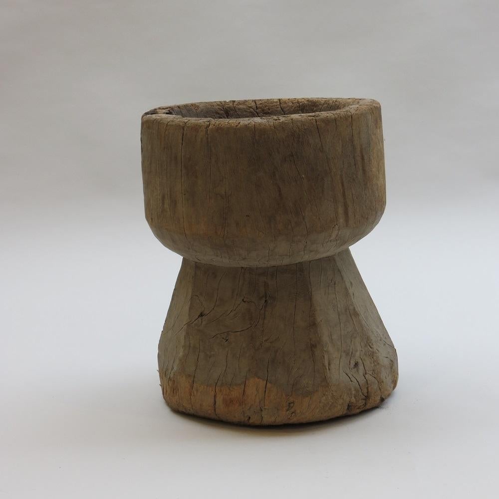 Ancienne et rustique grande table de Mortar en bois africain Bon état - En vente à Stow on the Wold, GB