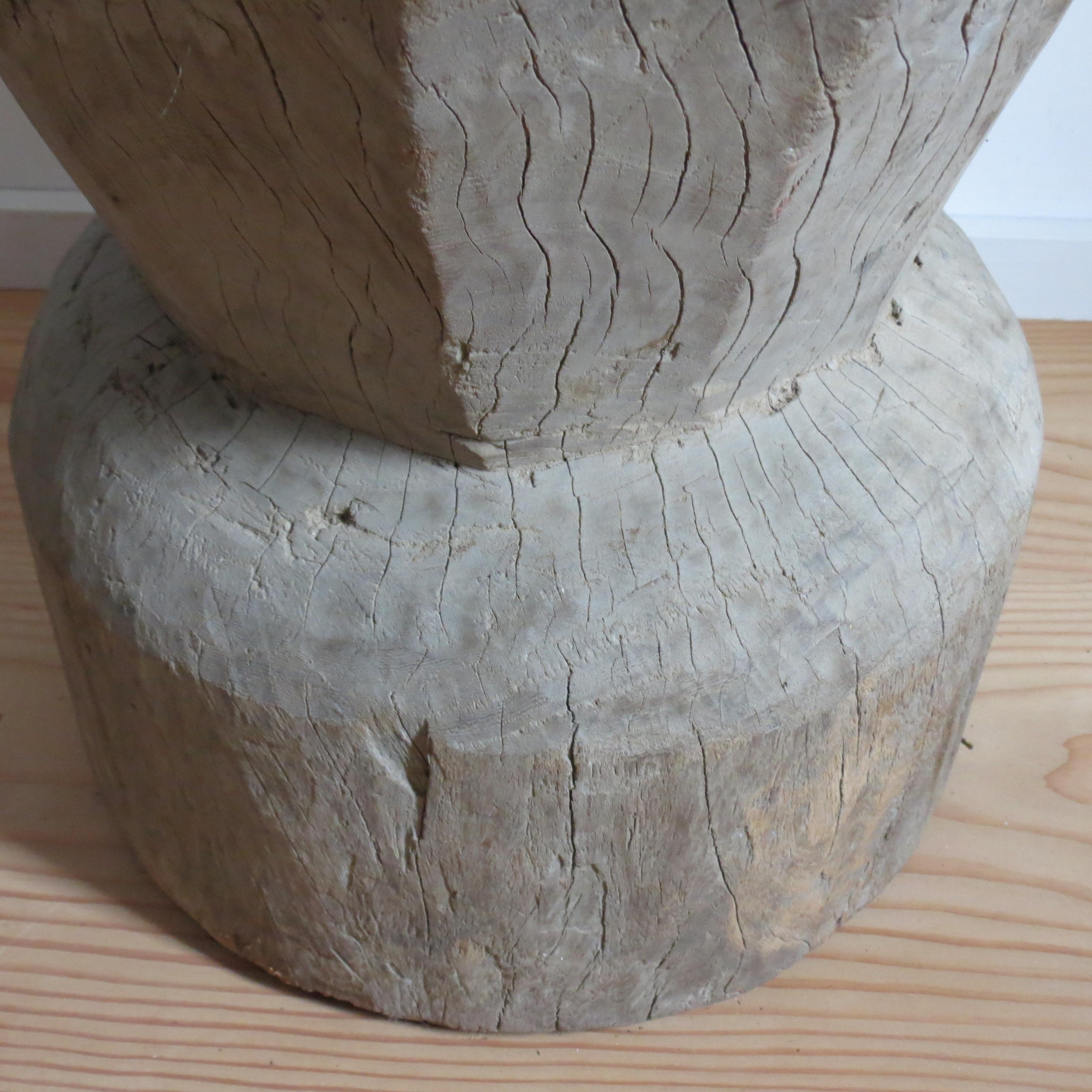 Ancienne table ou tabouret africain de style primitif rustique grand format Mortar en bois massif en vente 4
