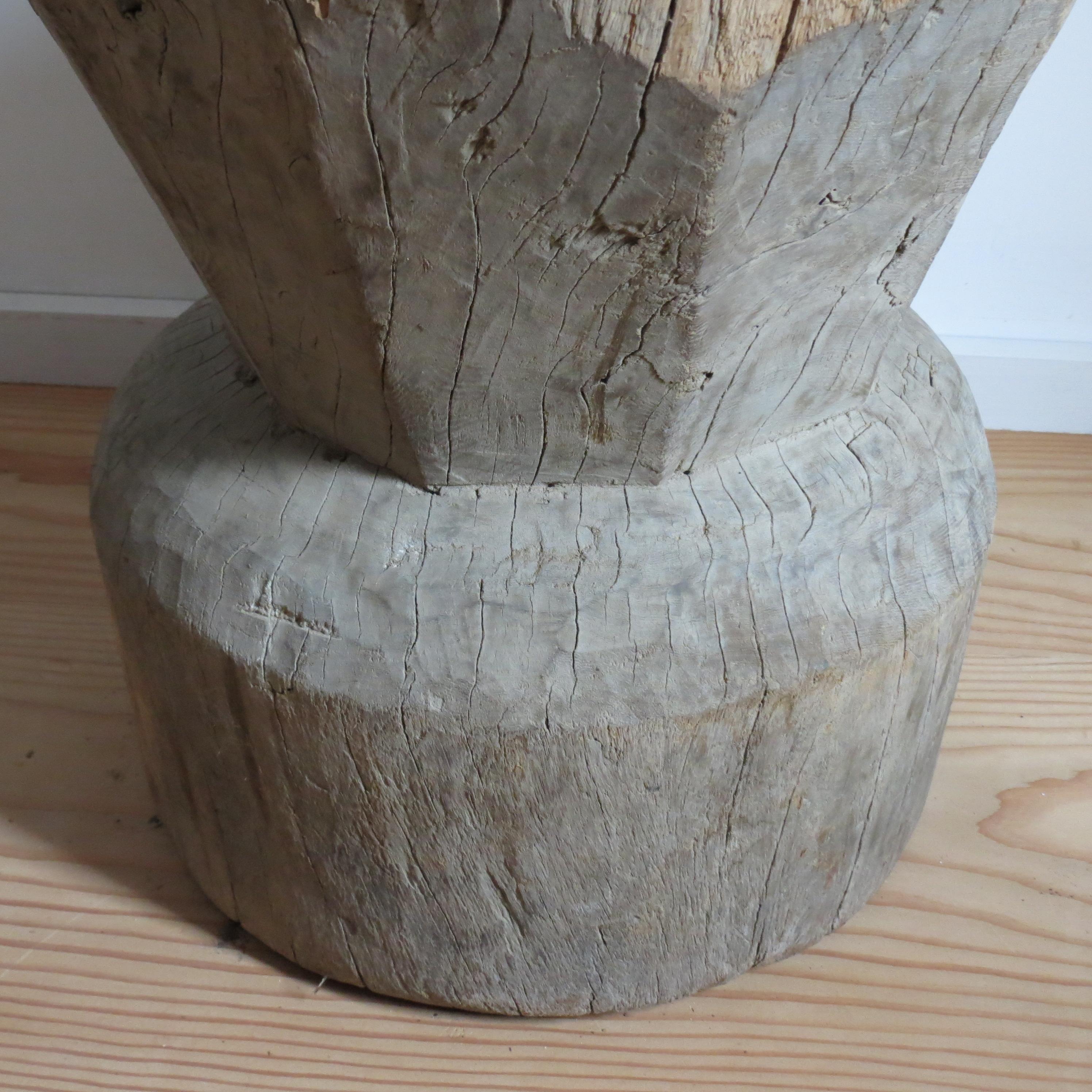 Ancienne table ou tabouret africain de style primitif rustique grand format Mortar en bois massif en vente 7