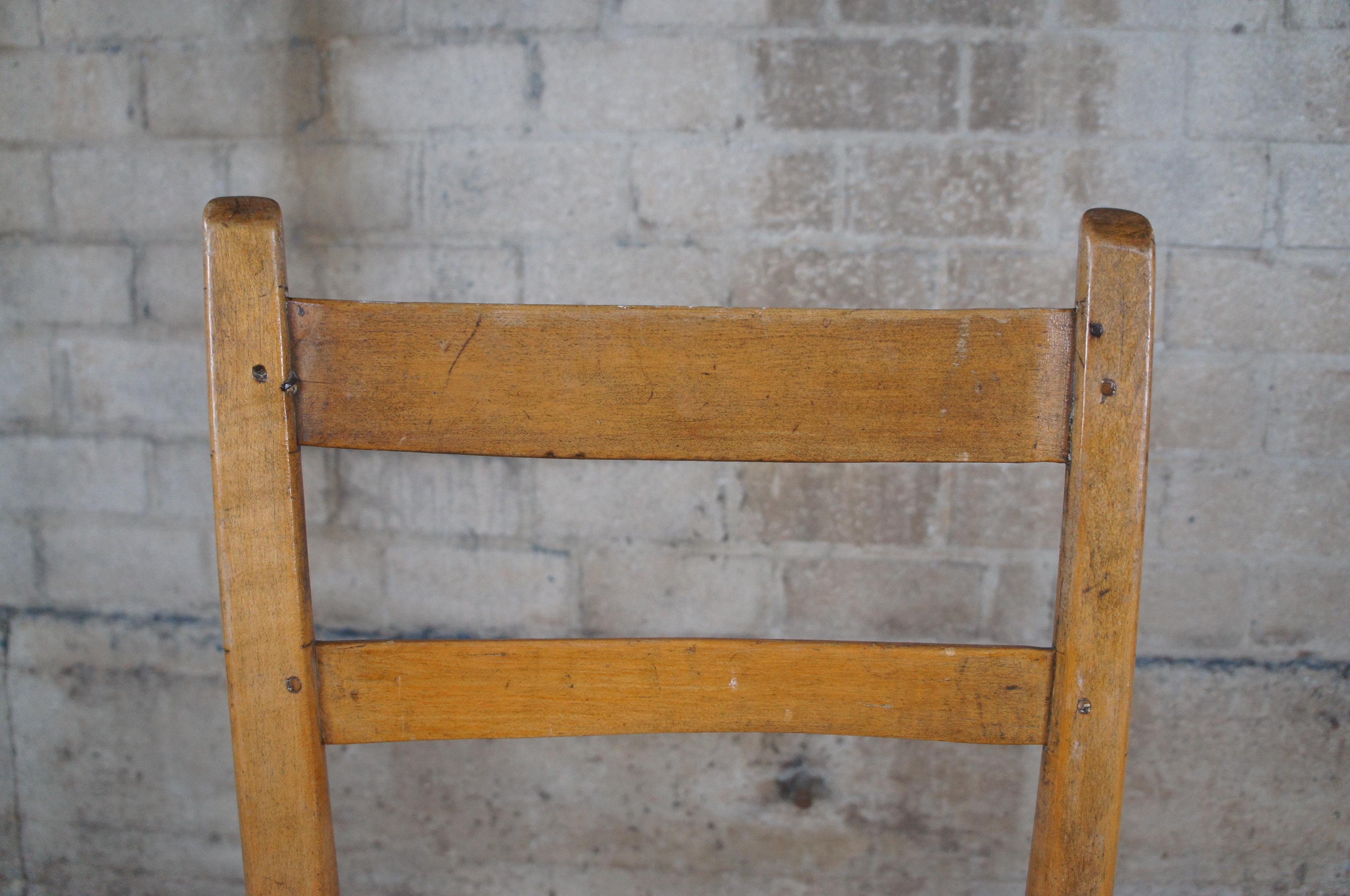Antique Primitive Shaker Maple Farmhouse Thumb Back Ladderback Rush Chair  For Sale 1