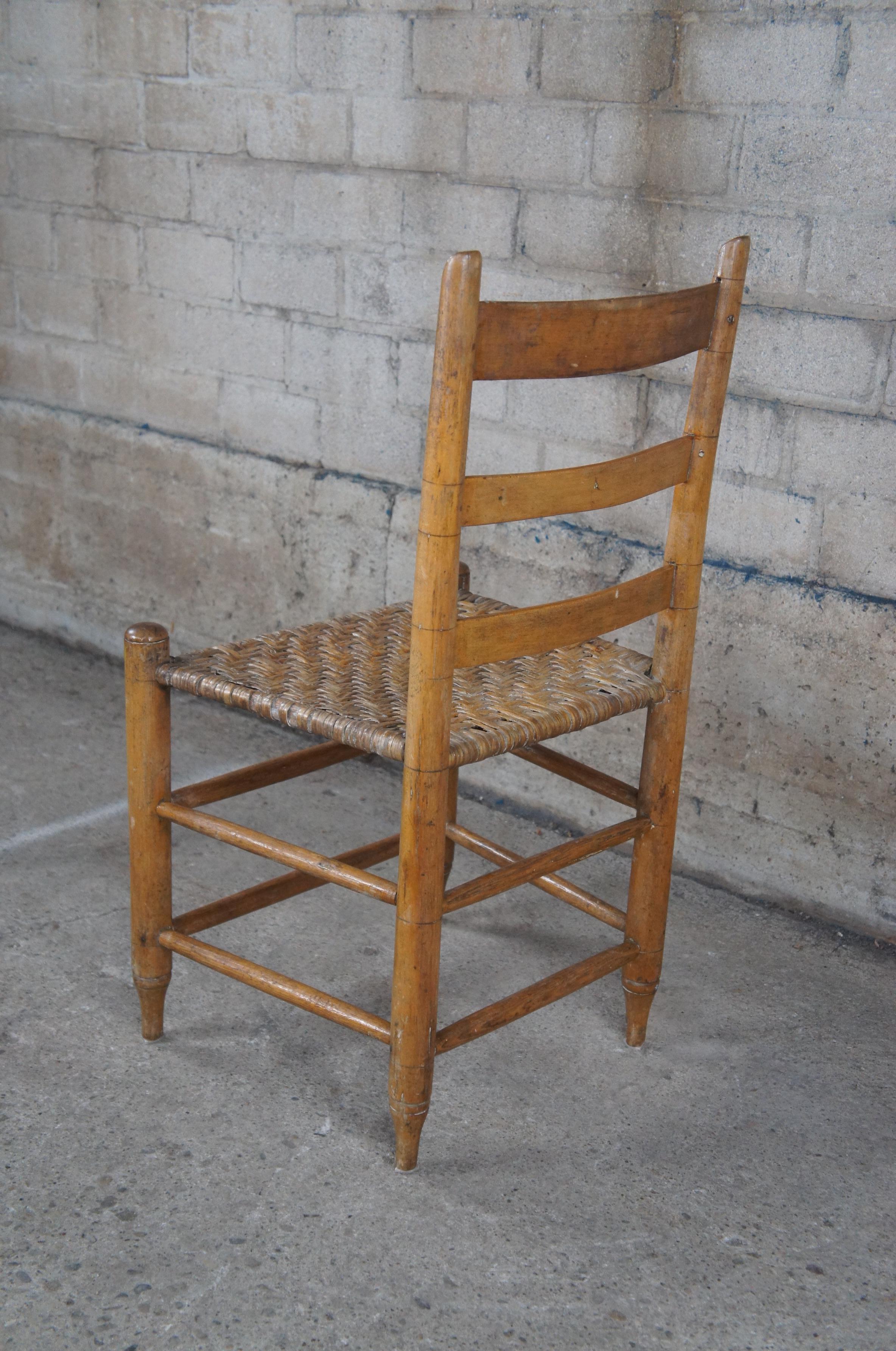 Antique Primitive Shaker Maple Farmhouse Thumb Back Ladderback Rush Chair  For Sale 4