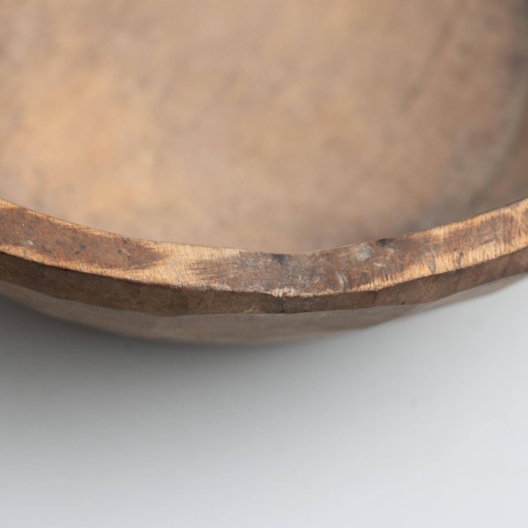 Antike primitive Wood Bowl, um 1960 (Mitte des 20. Jahrhunderts) im Angebot