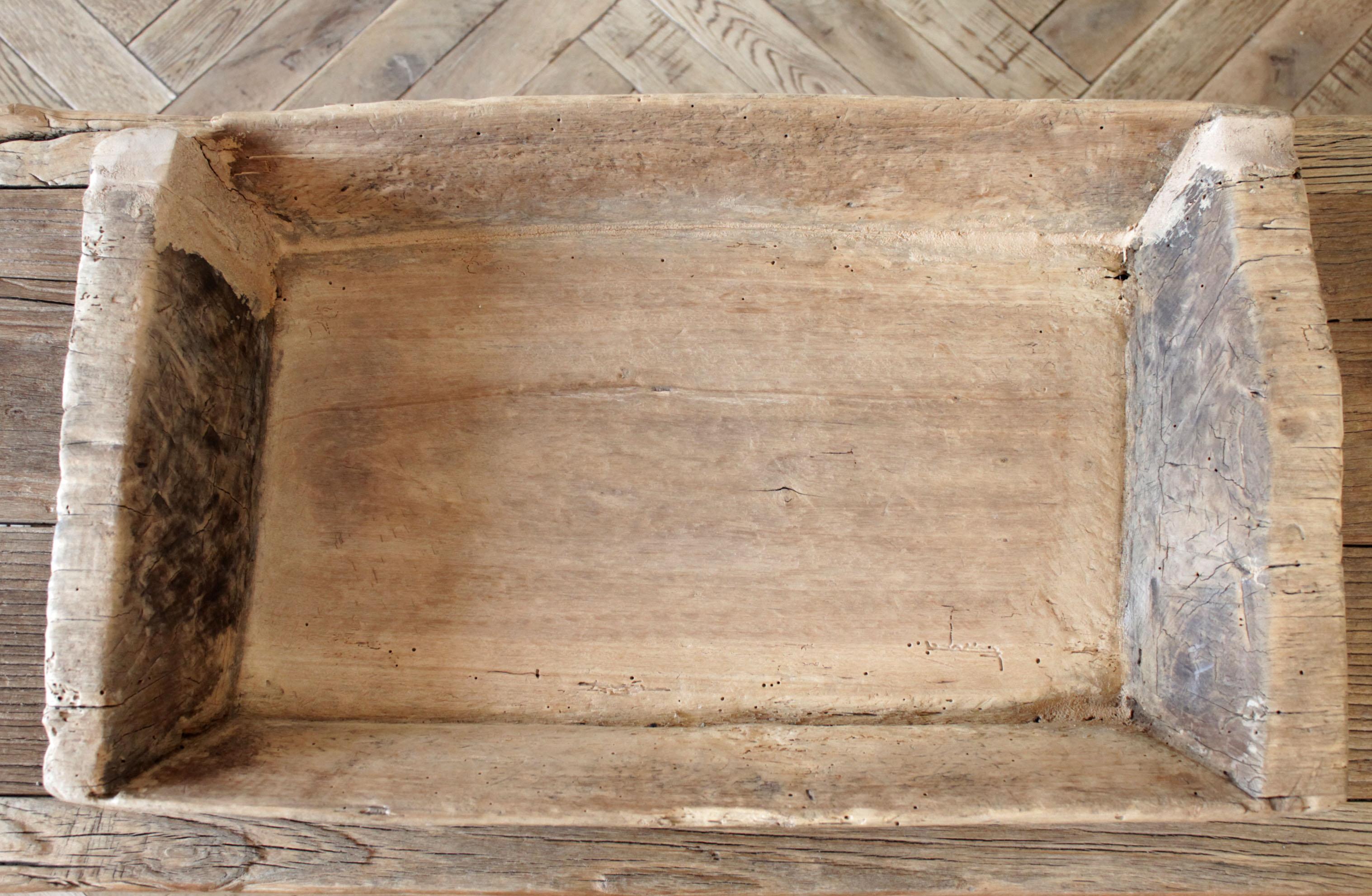 Antique primitive wood trough
Size: 26
