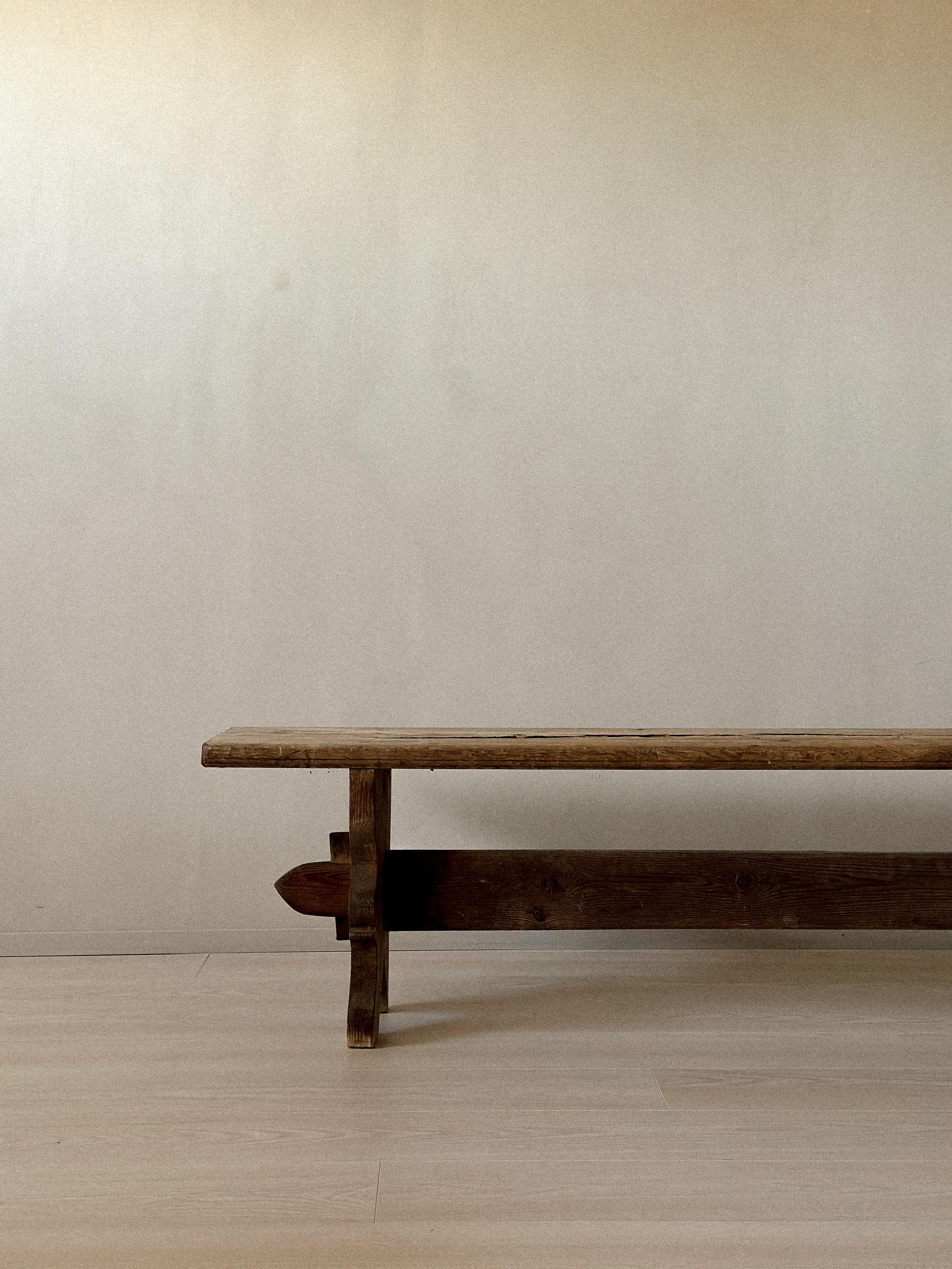 Banc primitif antique en pin, Scandinavie, années 1800 en vente 3