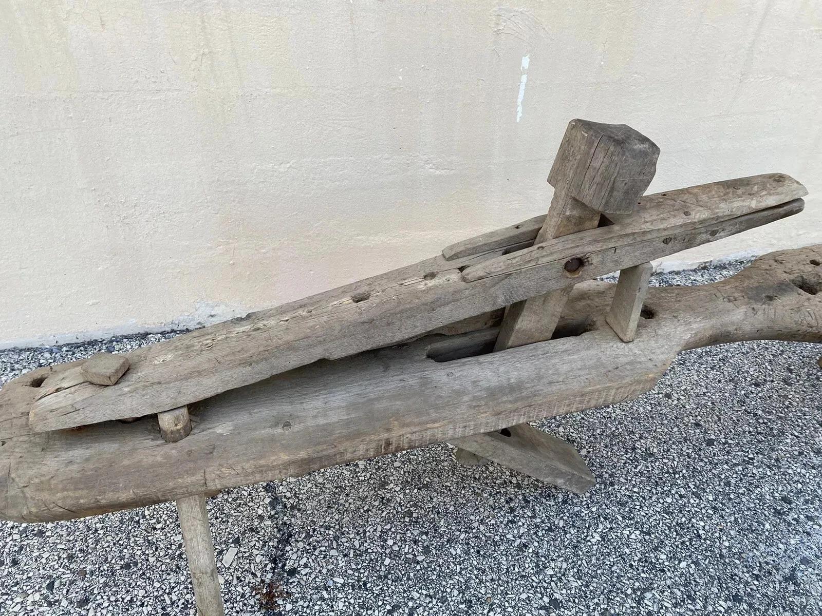Antique Primitive Wooden Carpenters Shaving Shave Horse Long Work Bench Clamp In Good Condition For Sale In Philadelphia, PA
