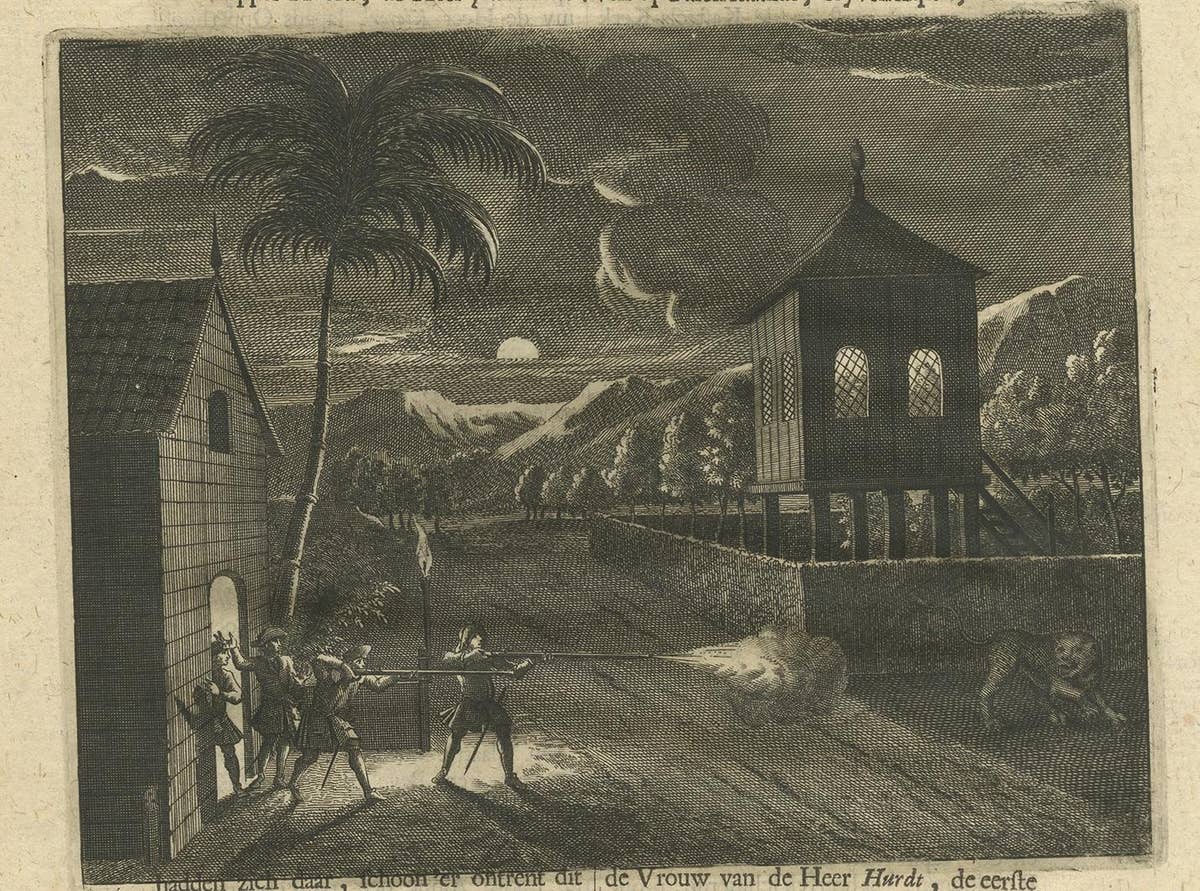 Antique Print of Dutch Guards and a Tiger by Valentijn, 1726