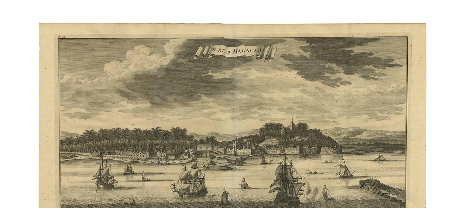 Antiker antiker Druck der Stadt Malacca „Malaysia“ von F. Valentijn, um 1730 im Zustand „Gut“ im Angebot in Langweer, NL