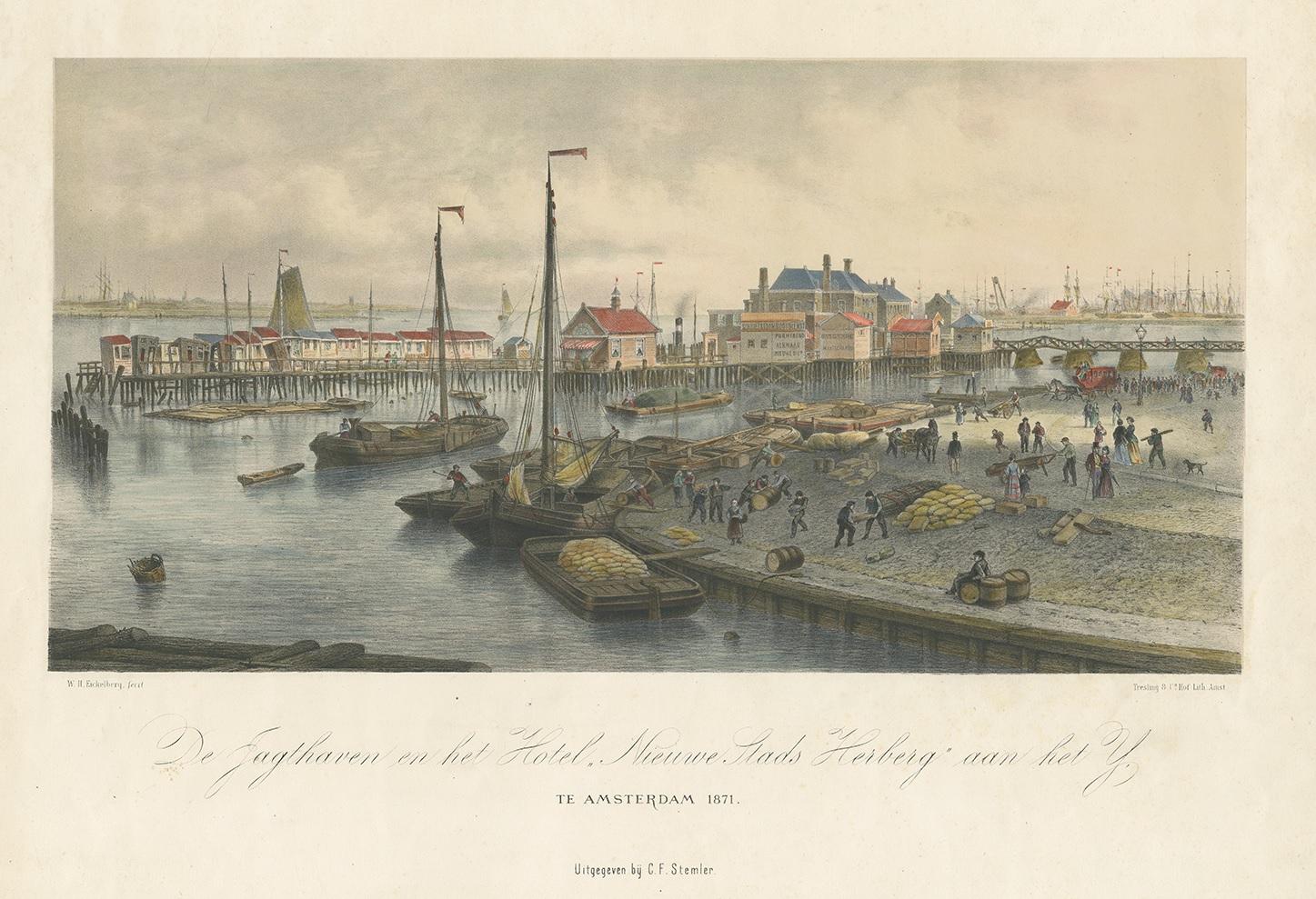 Antique print titled 'De Jagthaven en het Hotel Nieuwe Stads Herberg aan het IJ'. Large lithograph made by Tresling & Co after W.H. Eickelberg. This print depicts the IJ, Amsterdam's waterfront. Depicted are several boats and figures on the dock.