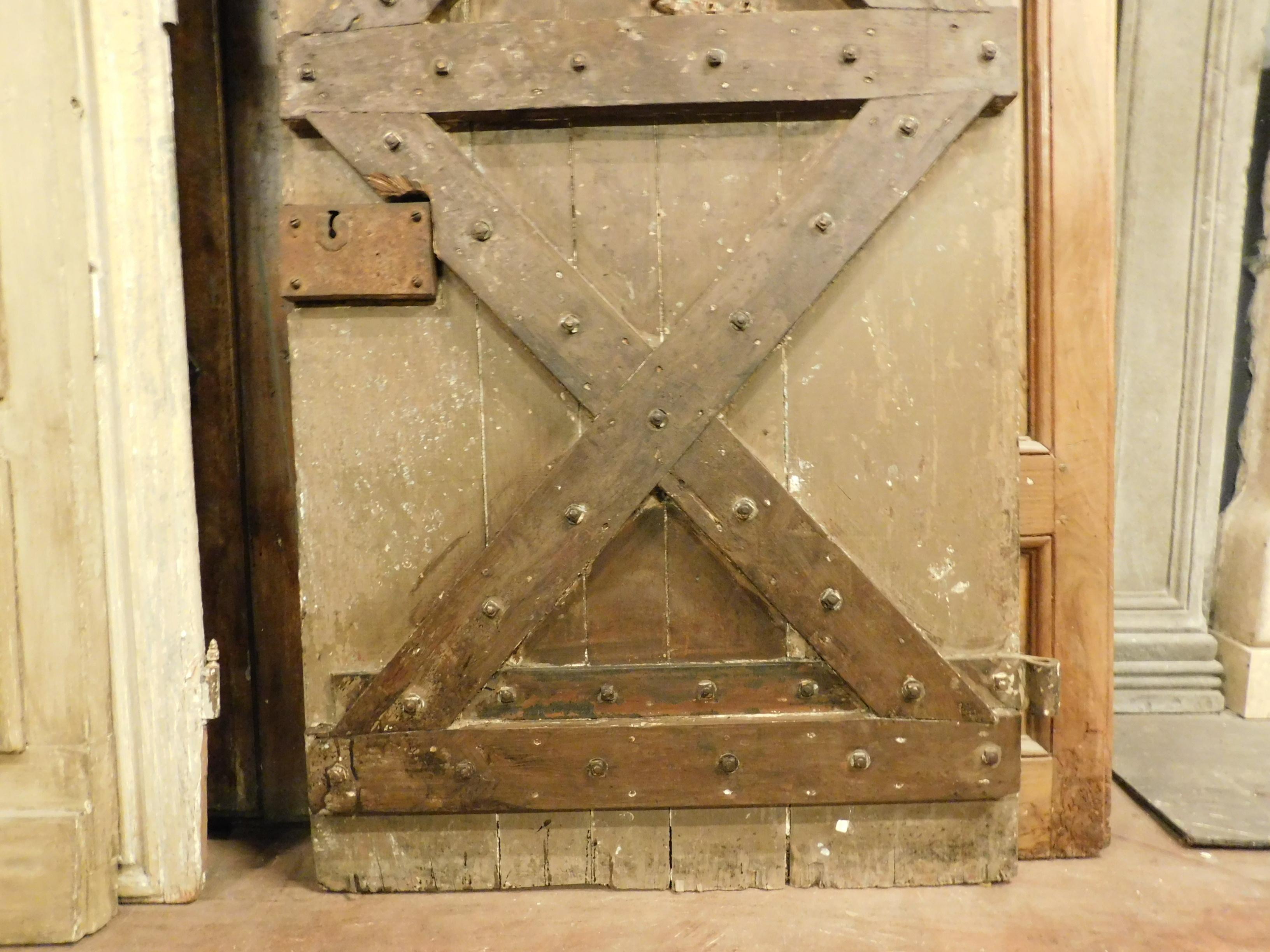 Antique Prison Door Lacquered and with Original Irons, 19th Century Italy In Good Condition In Cuneo, Italy (CN)