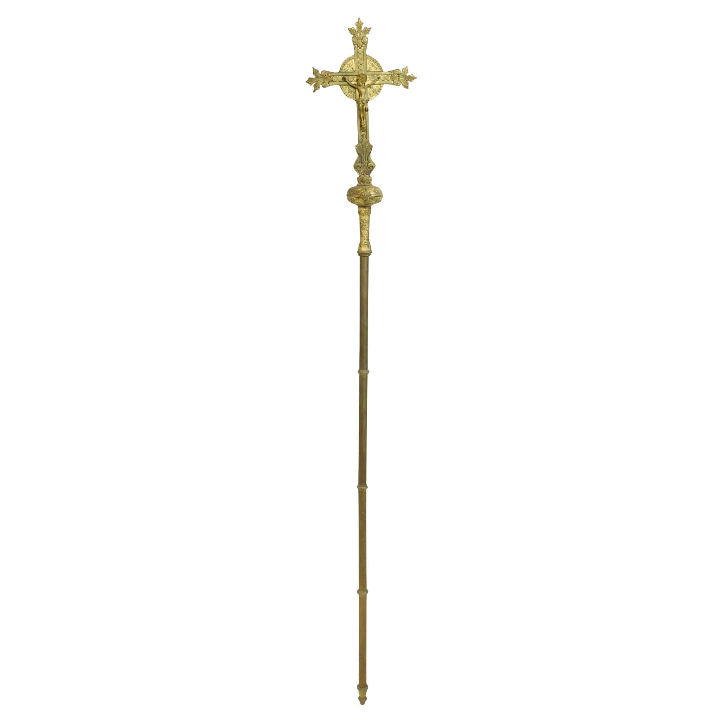 Croix de Procession Antique - Bronze Brass Large Altar Crucifix Tall Church Shaft en vente