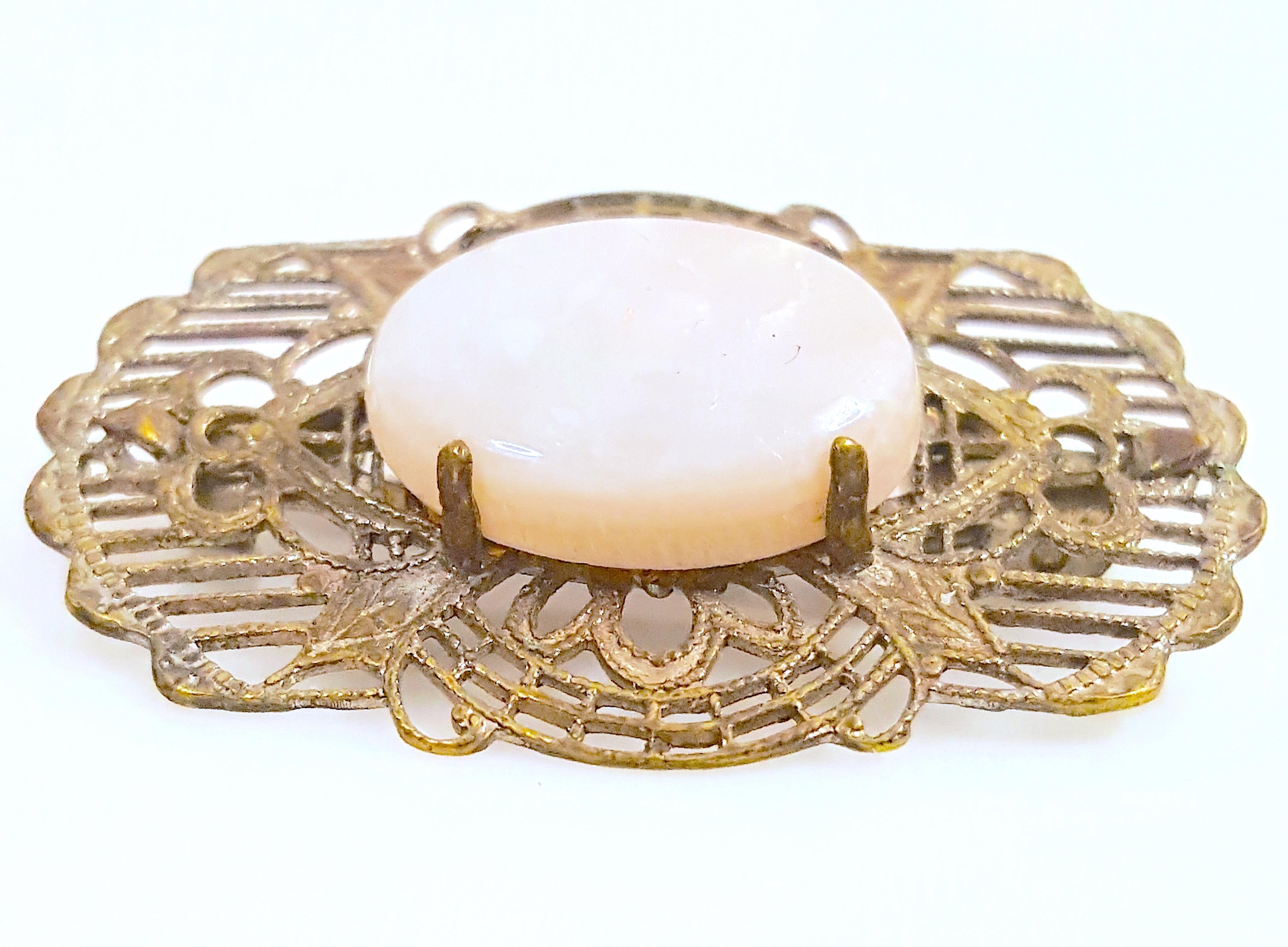 Antique ProngSetWhiteJade GoldMilgrainFiligree ConvertibleBrooch RingTop Pendant In Good Condition For Sale In Chicago, IL