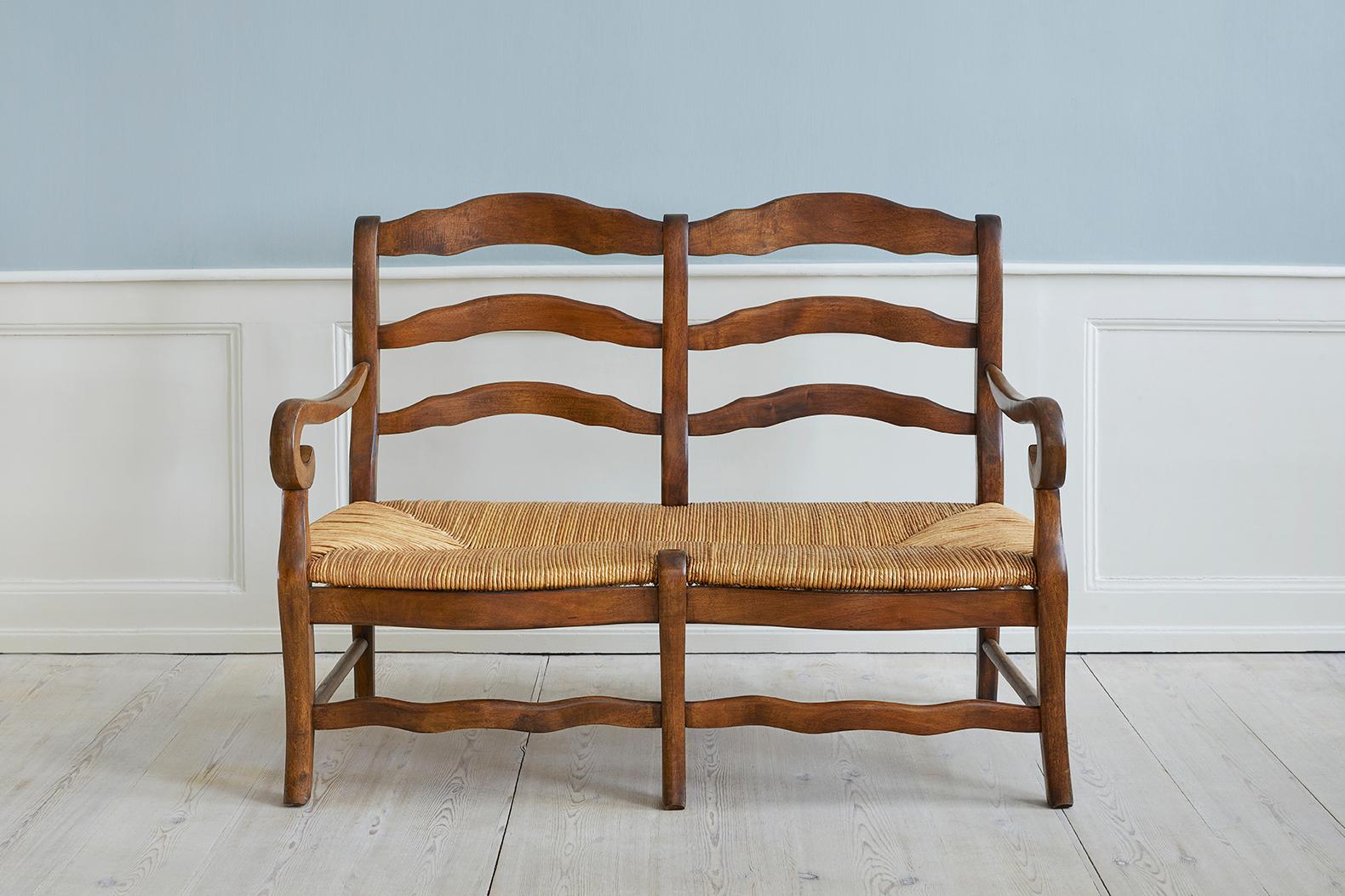 France, 19th Century

Provence bench in wood and rush seat.

H 90 x W 118 x D 55 cm