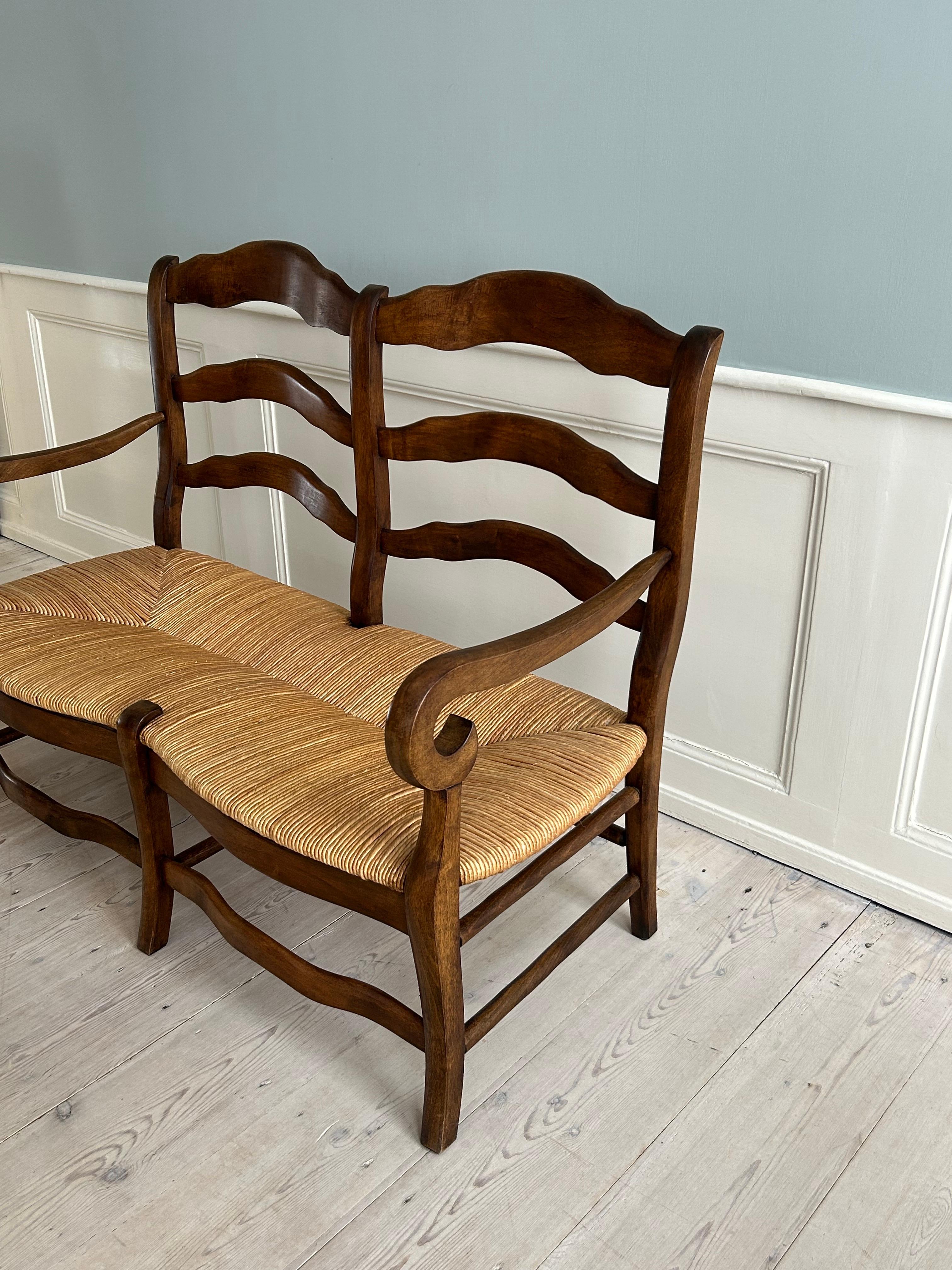 Antique Provence Bench in Curved Wood with Rush Seat, France, 19th Century For Sale 1